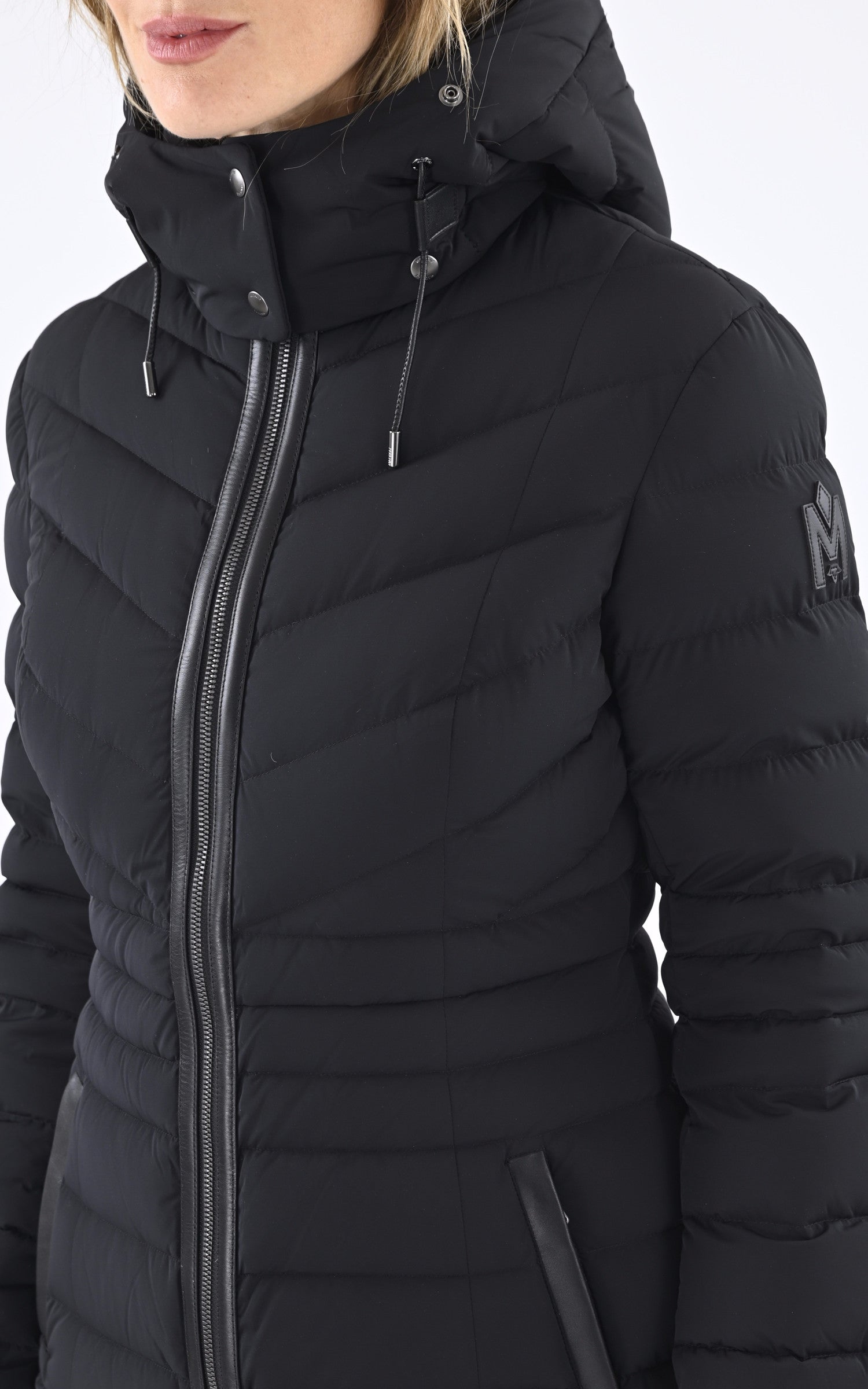 A "PATSY-F" Noir Mackage Ves Doudoune Femme details photo 5