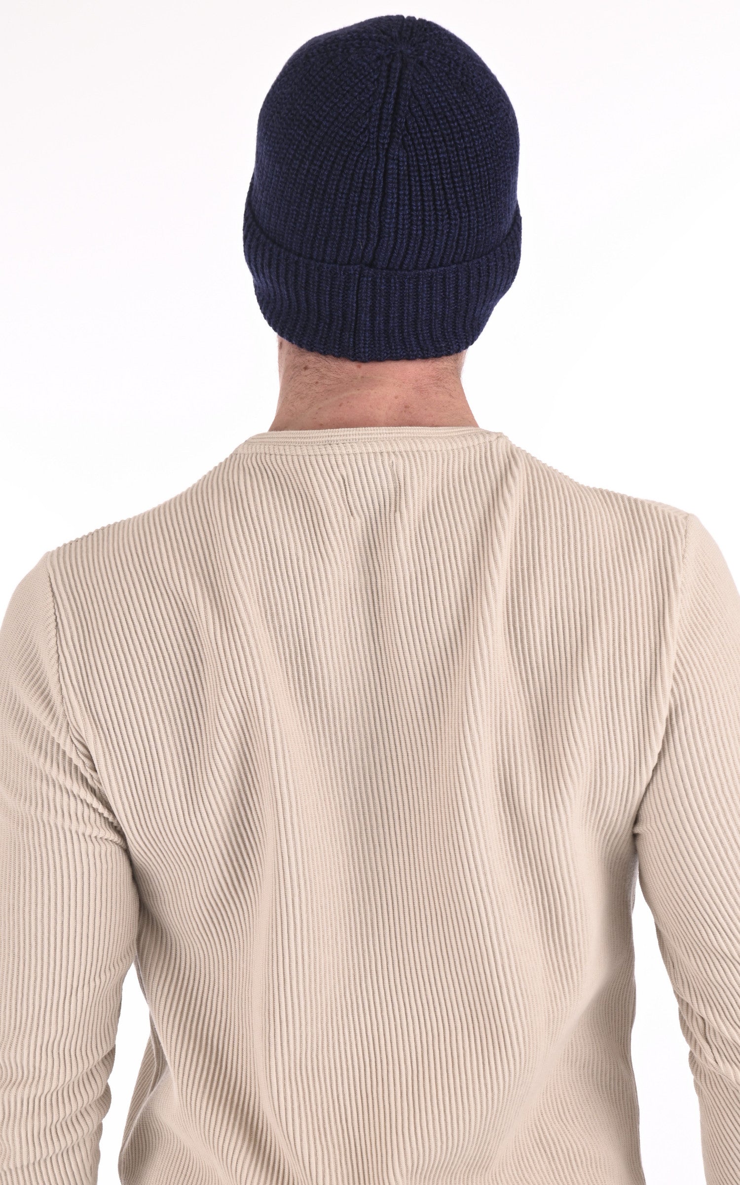 A "ARTIC DISC RIB TOQUE 5026M" Navy Heather Canada Goose Bonnet Homme interior photo
