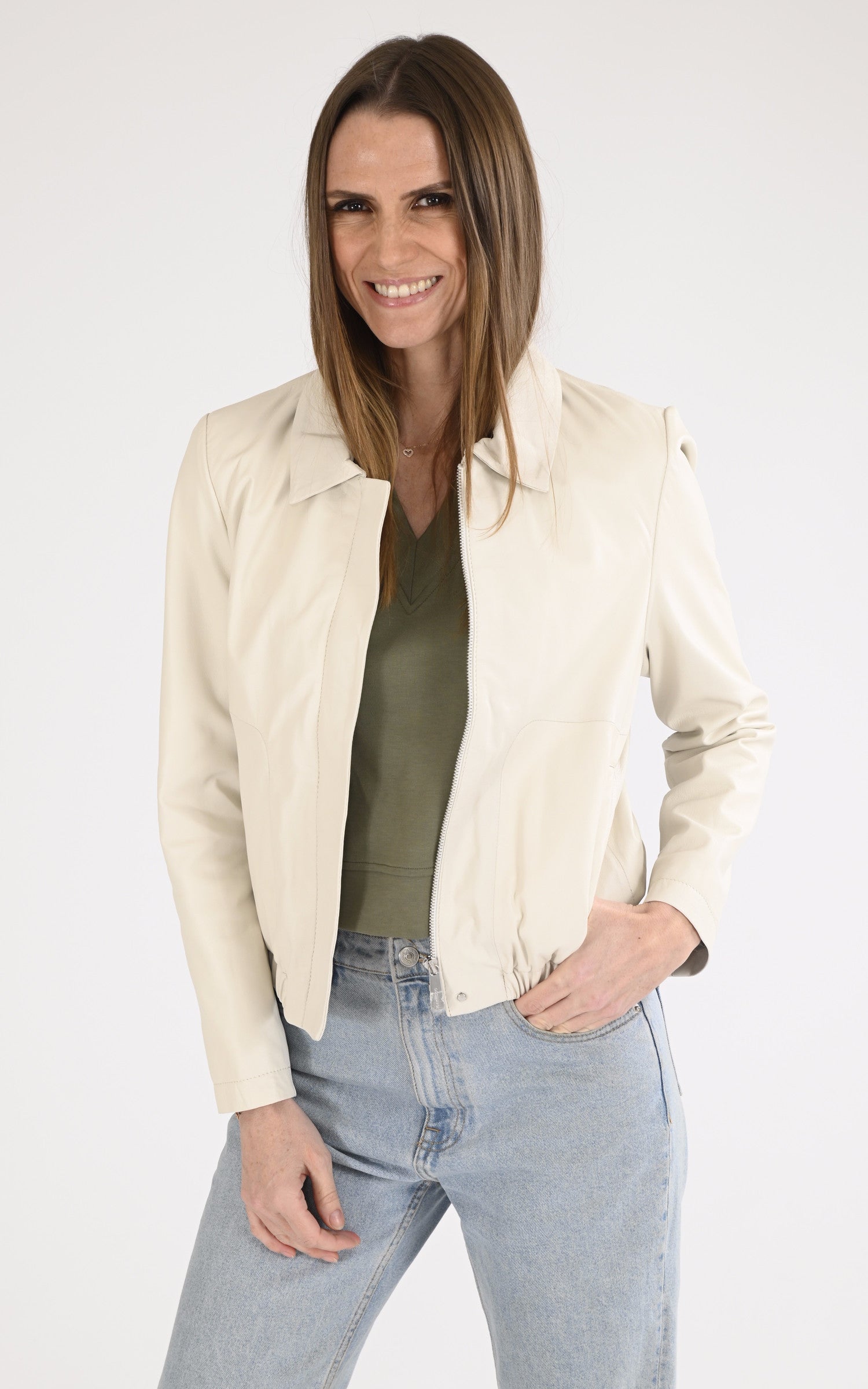 A "ODESSA 65065" Blanc Oakwood Blouson Femme closed photo