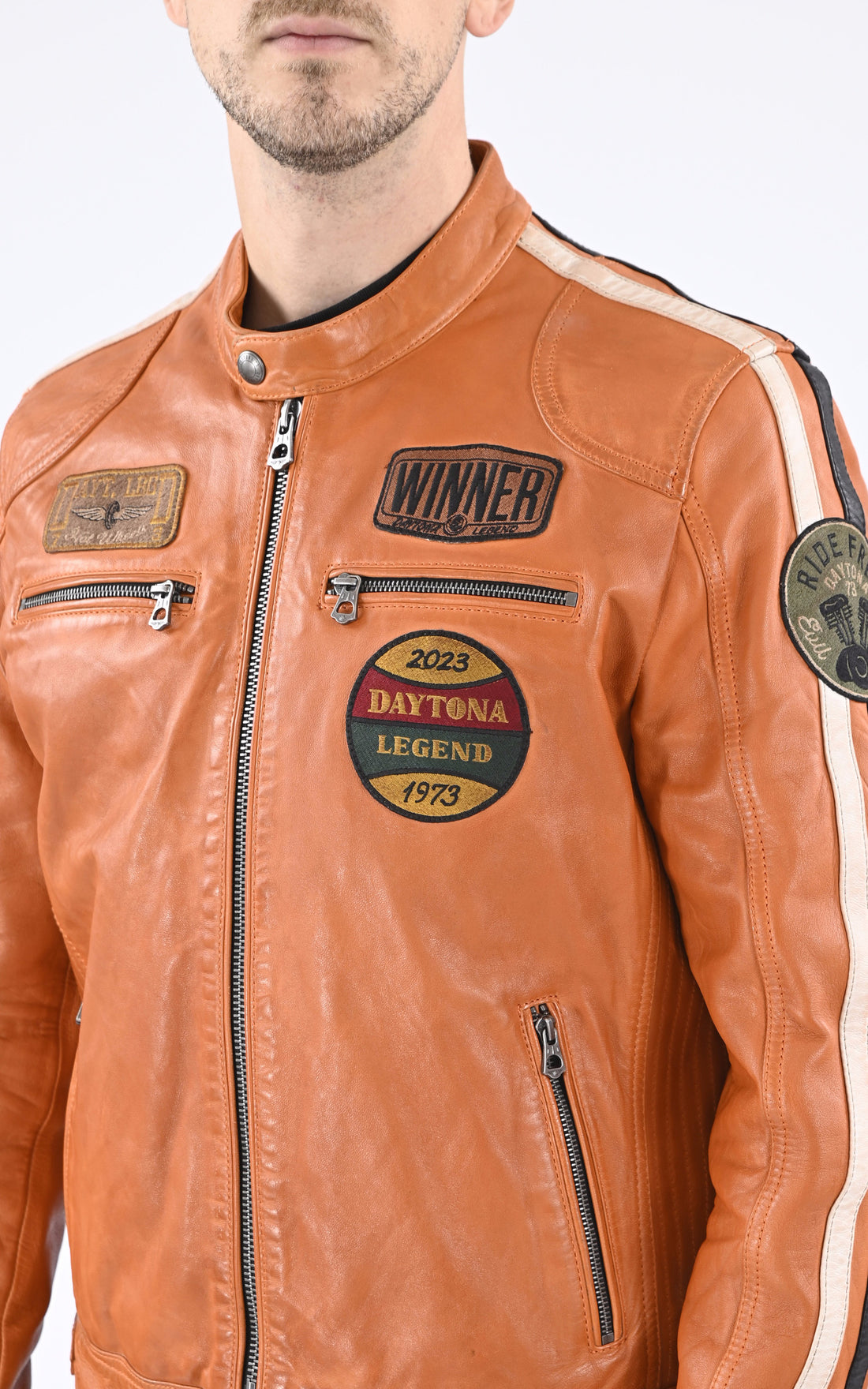 A "WARTBURG 102832" Orange Daytona 73 Blouson Homme opened photo