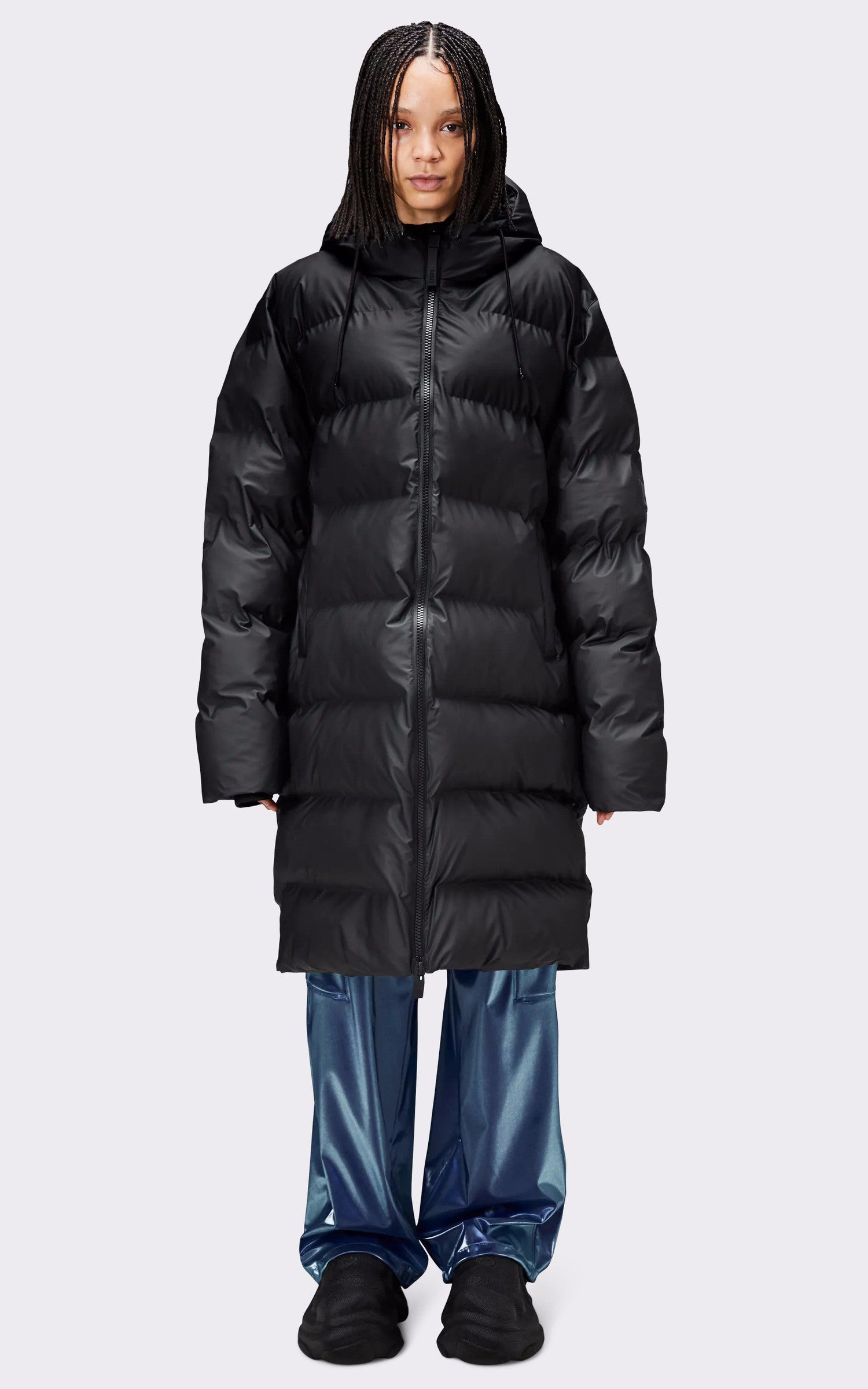A "15130 ALTA LONG PUFFER JACKET" Noir Rains 3/4 Doudoune Mixte back photo