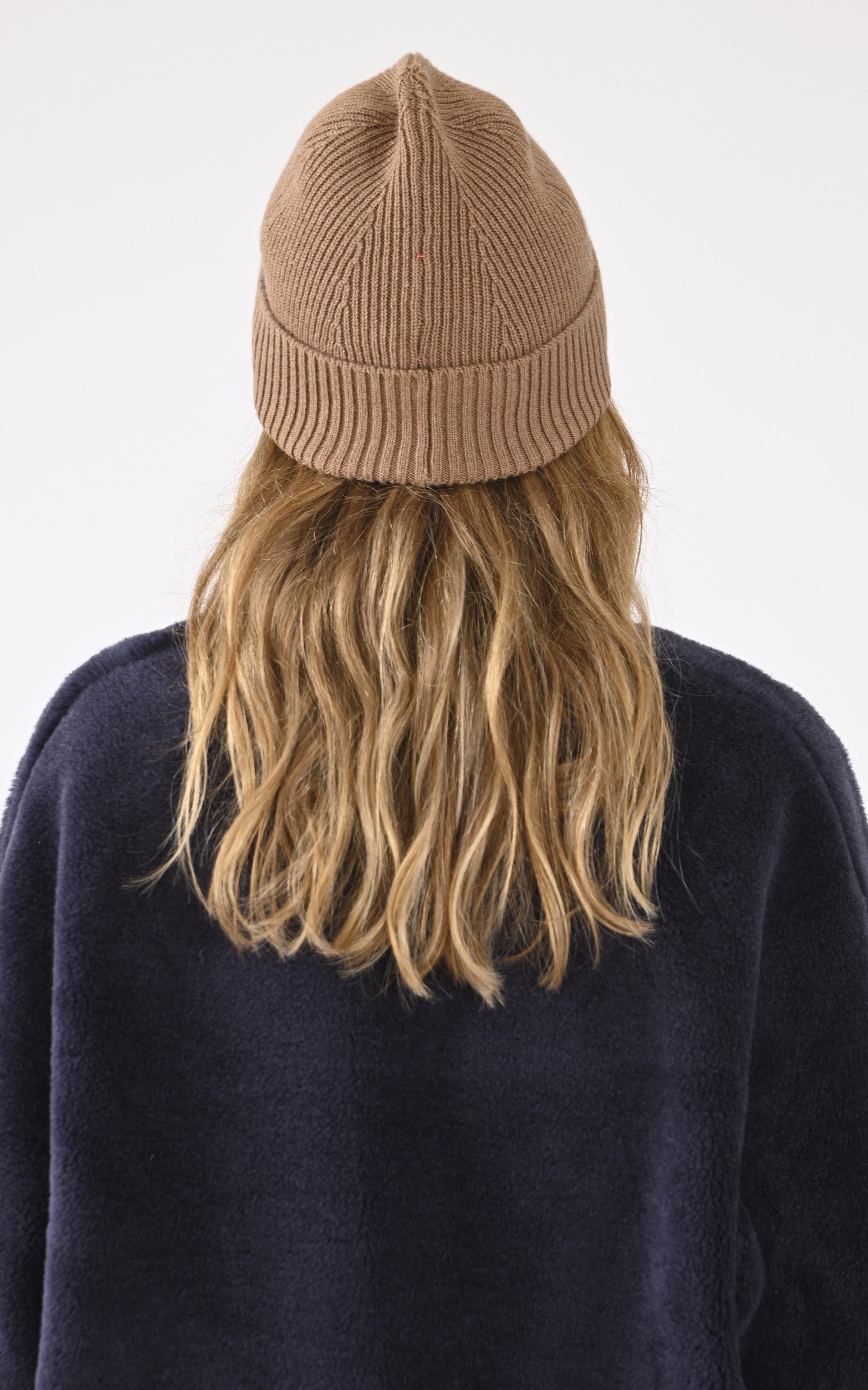 A "BART 64513" Café Oakwood Bonnet Femme back photo 3