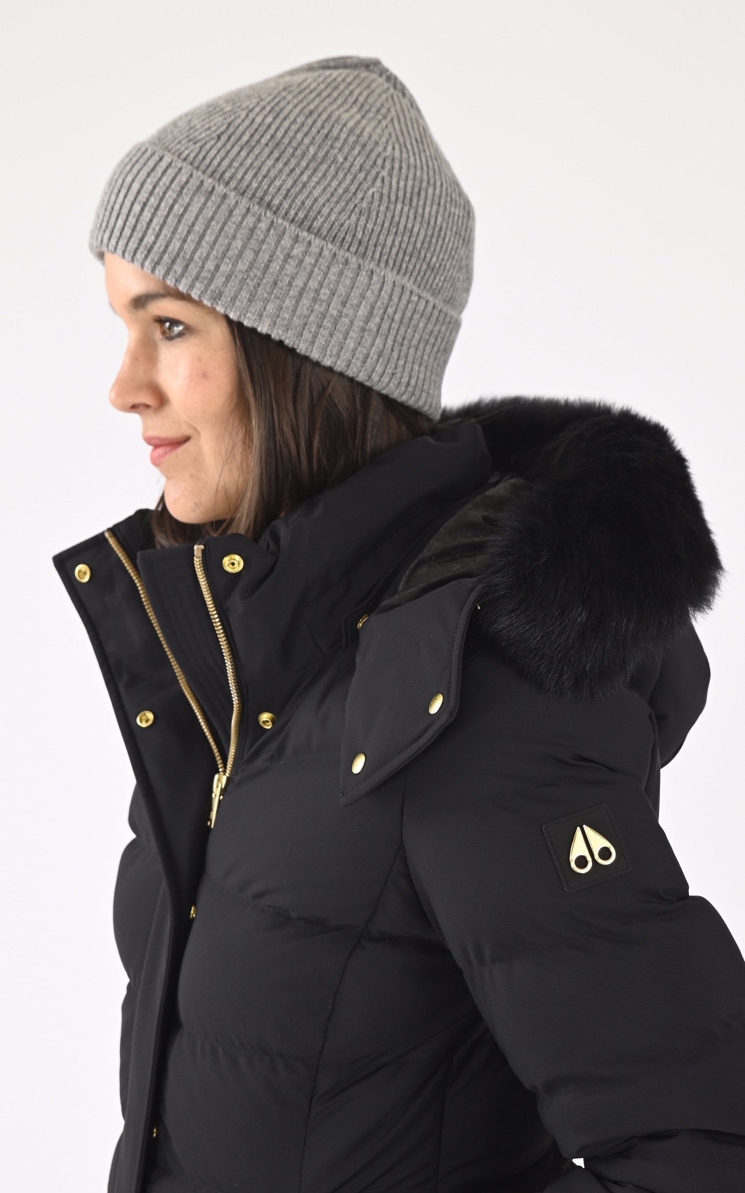 A "BART 64513" Gris Oakwood Bonnet Femme closed photo