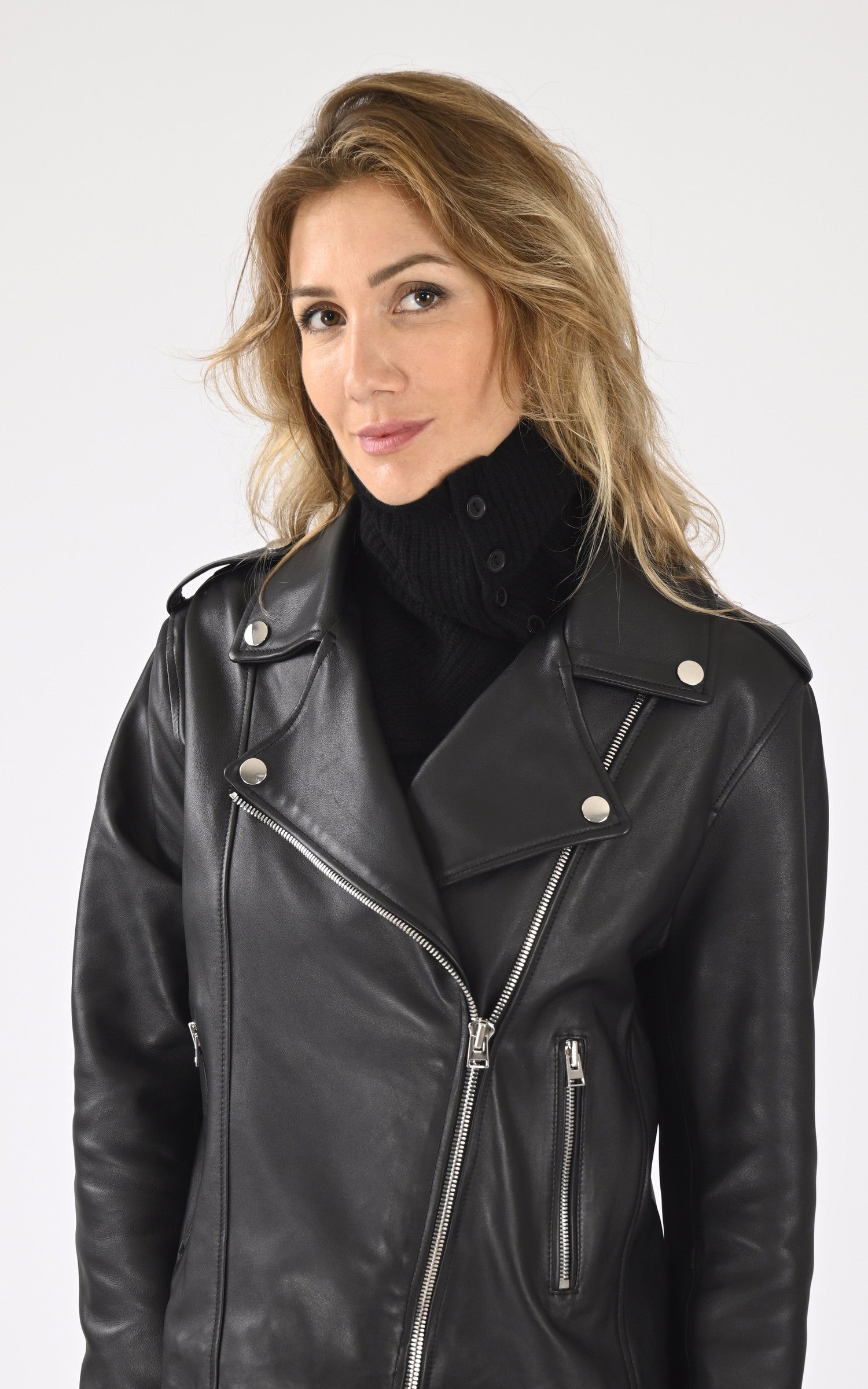 A "BAYA 4501037C" Noir Notshy Col Femme opened photo