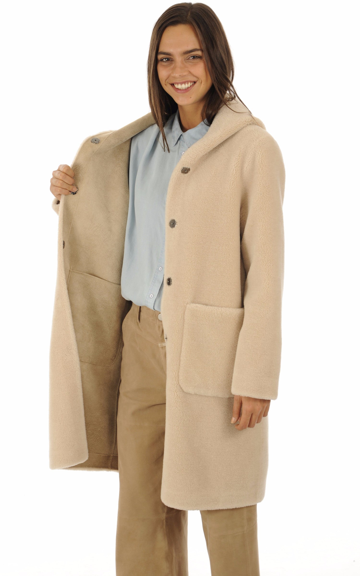 A "ANGELIQUE 63747" Beige Oakwood 3/4 Femme interior photo