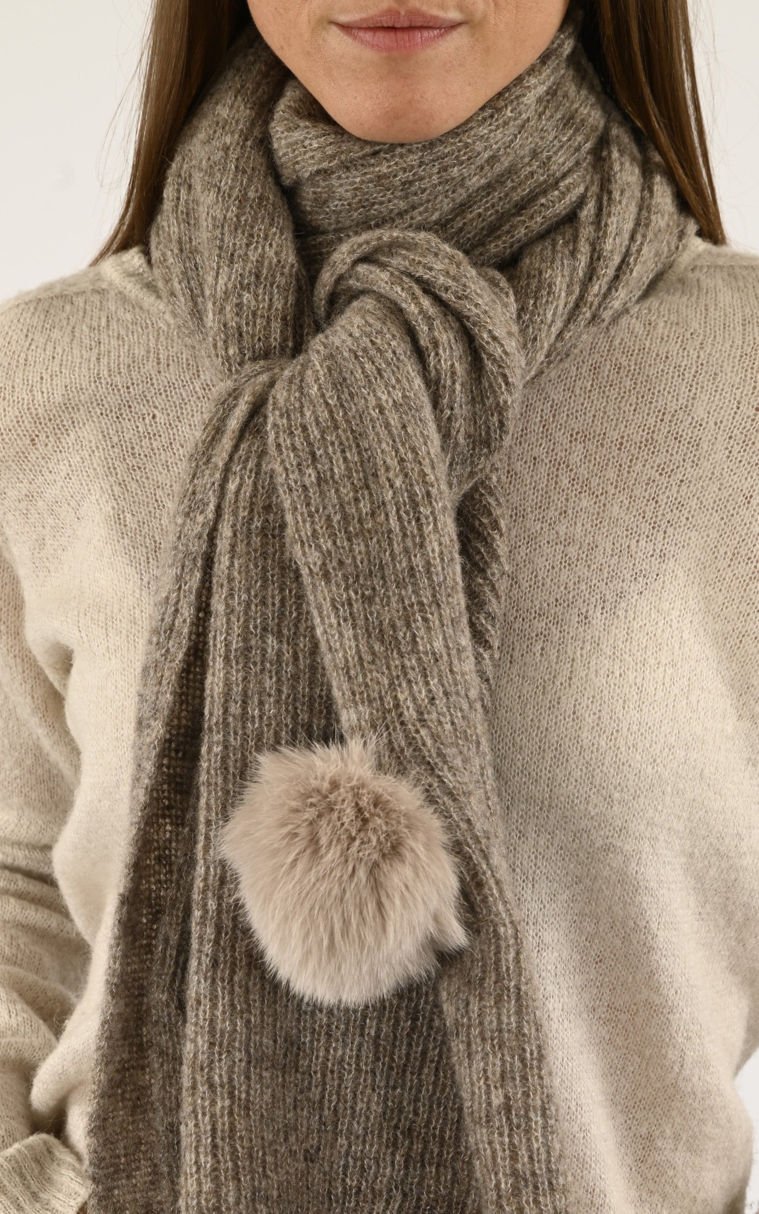 A "428/16" Taupe Lea Clement Echarpe Femme details photo