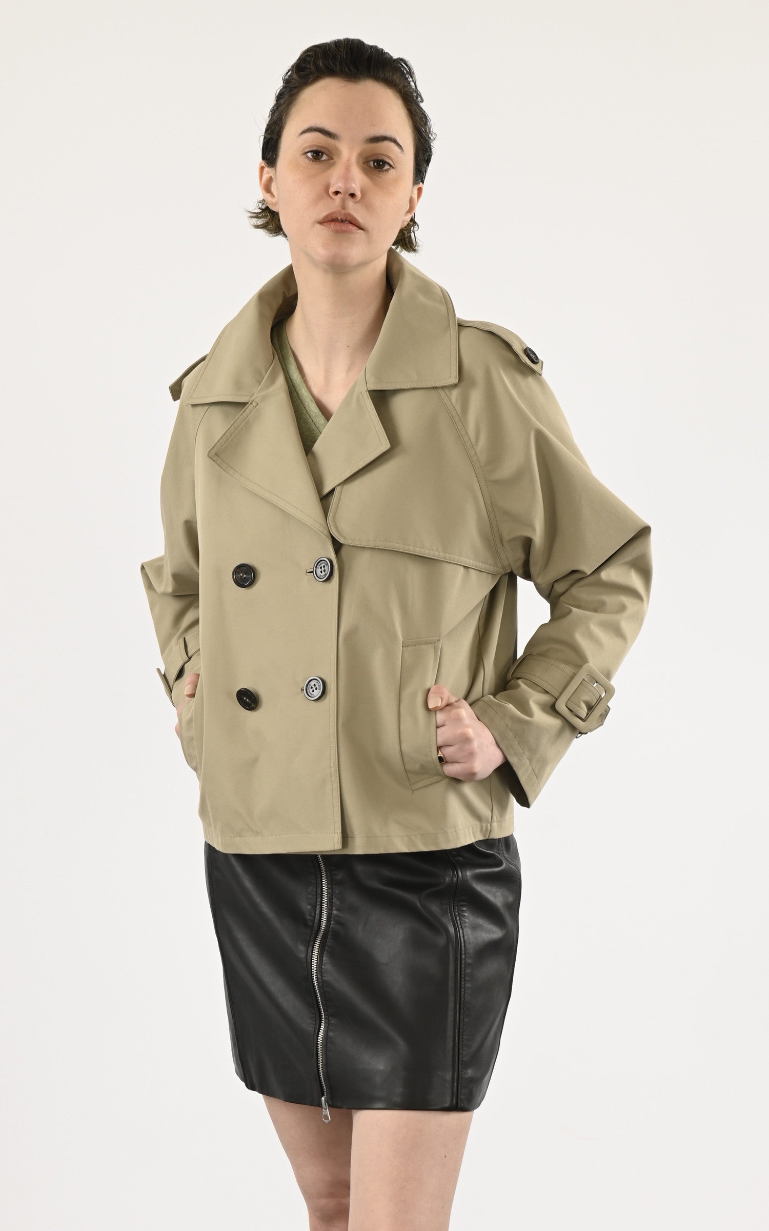 A "MARGOT 64732" Kaki Clair Oakwood Veste Femme closed photo