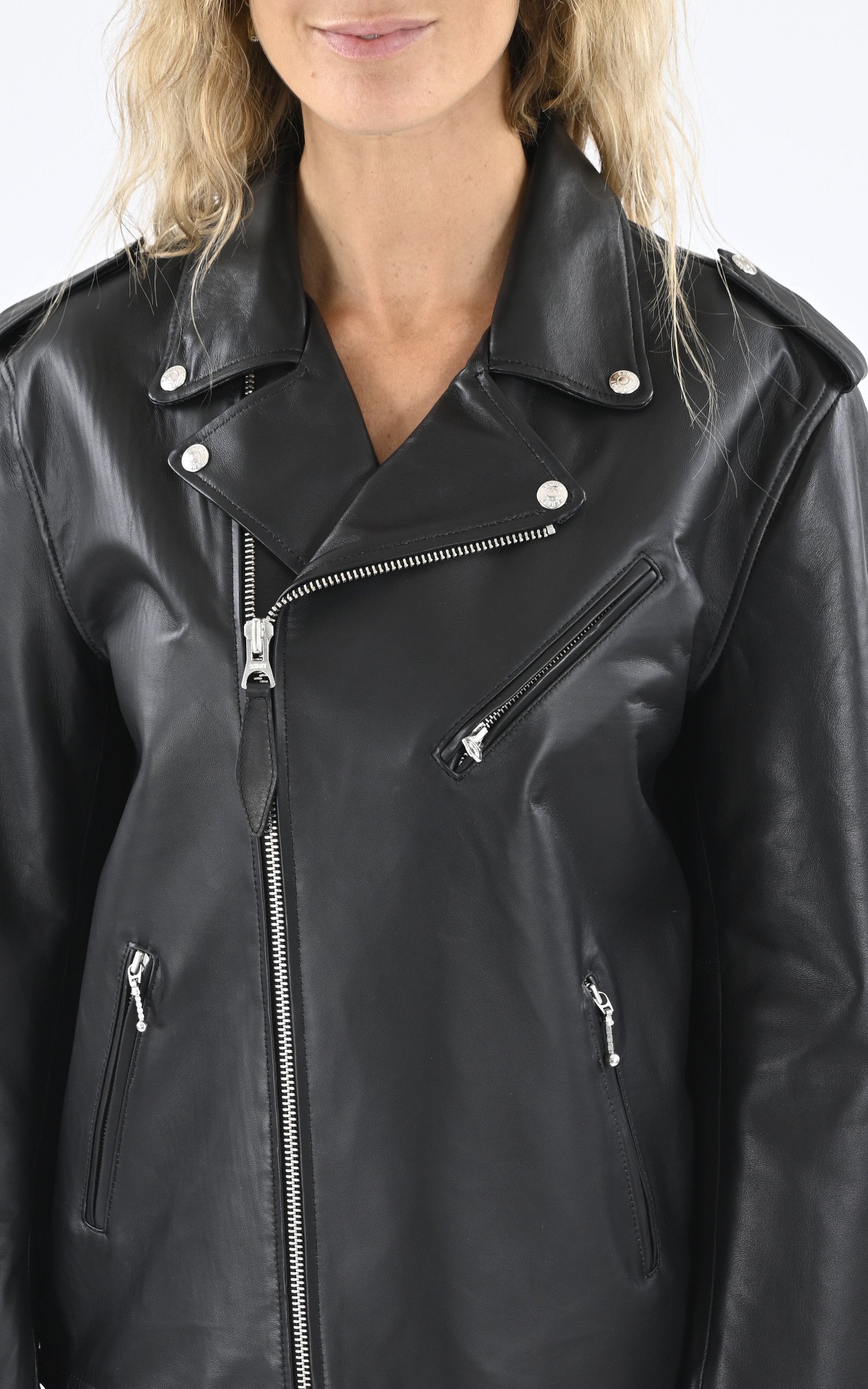 A "LCWAUBREY" Noir Schott Perfecto Femme details photo