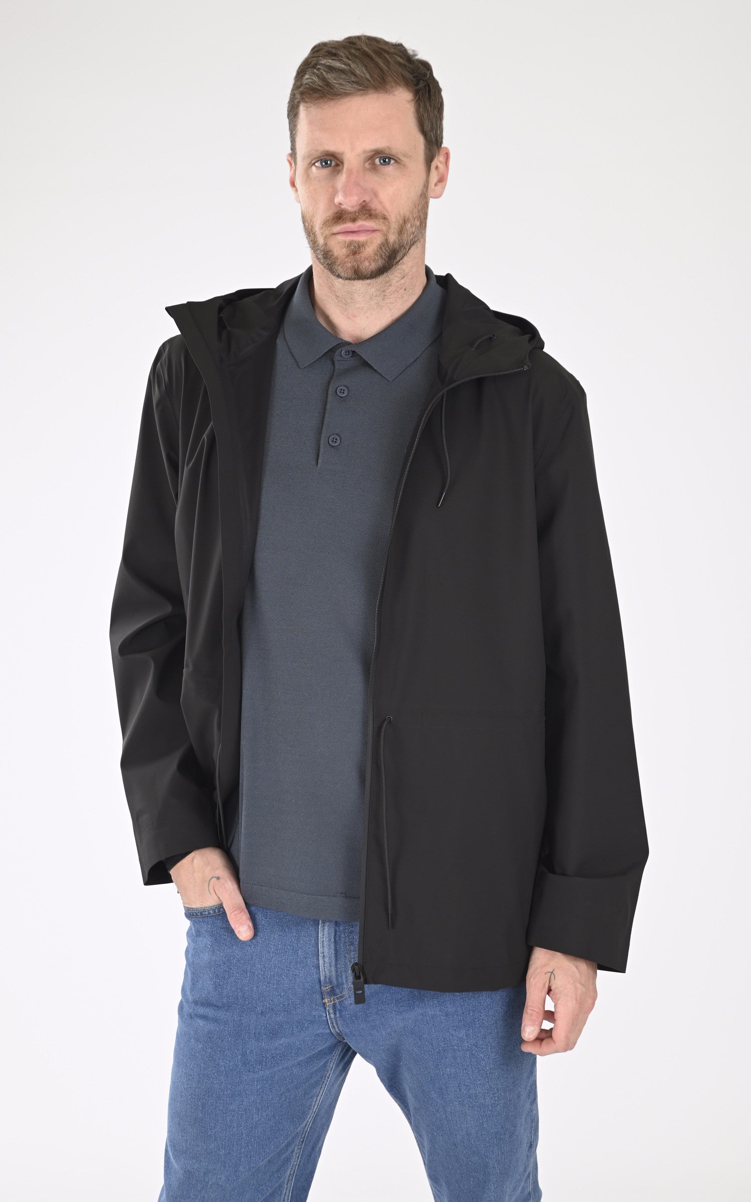 A "12470 SUVA HARDSHELL STRING" Black Rains Veste Mixte opened photo