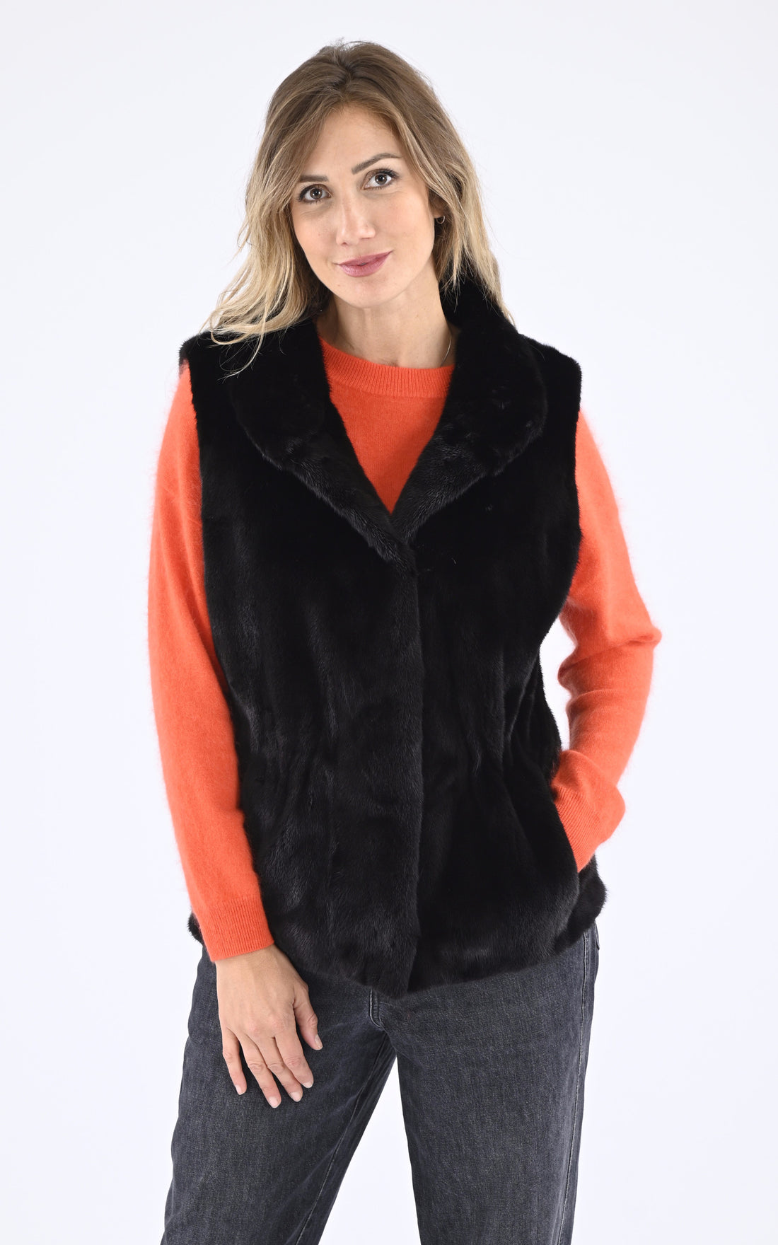 A "7038" Noir Manakas Gilet Femme opened photo