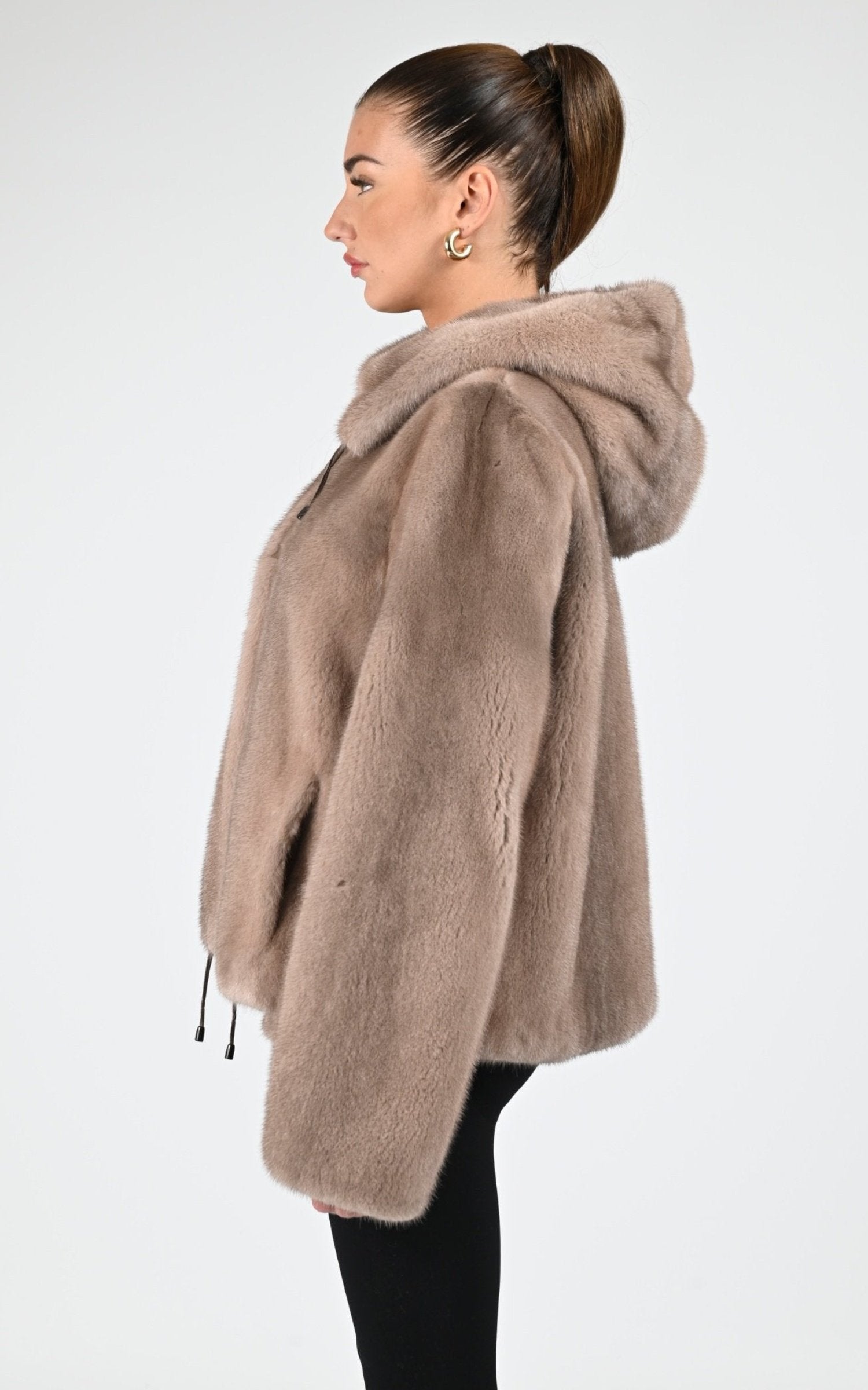 Veste Fourrure Femme Simmagini, modèle 2112 f de couleur dyed marzipan