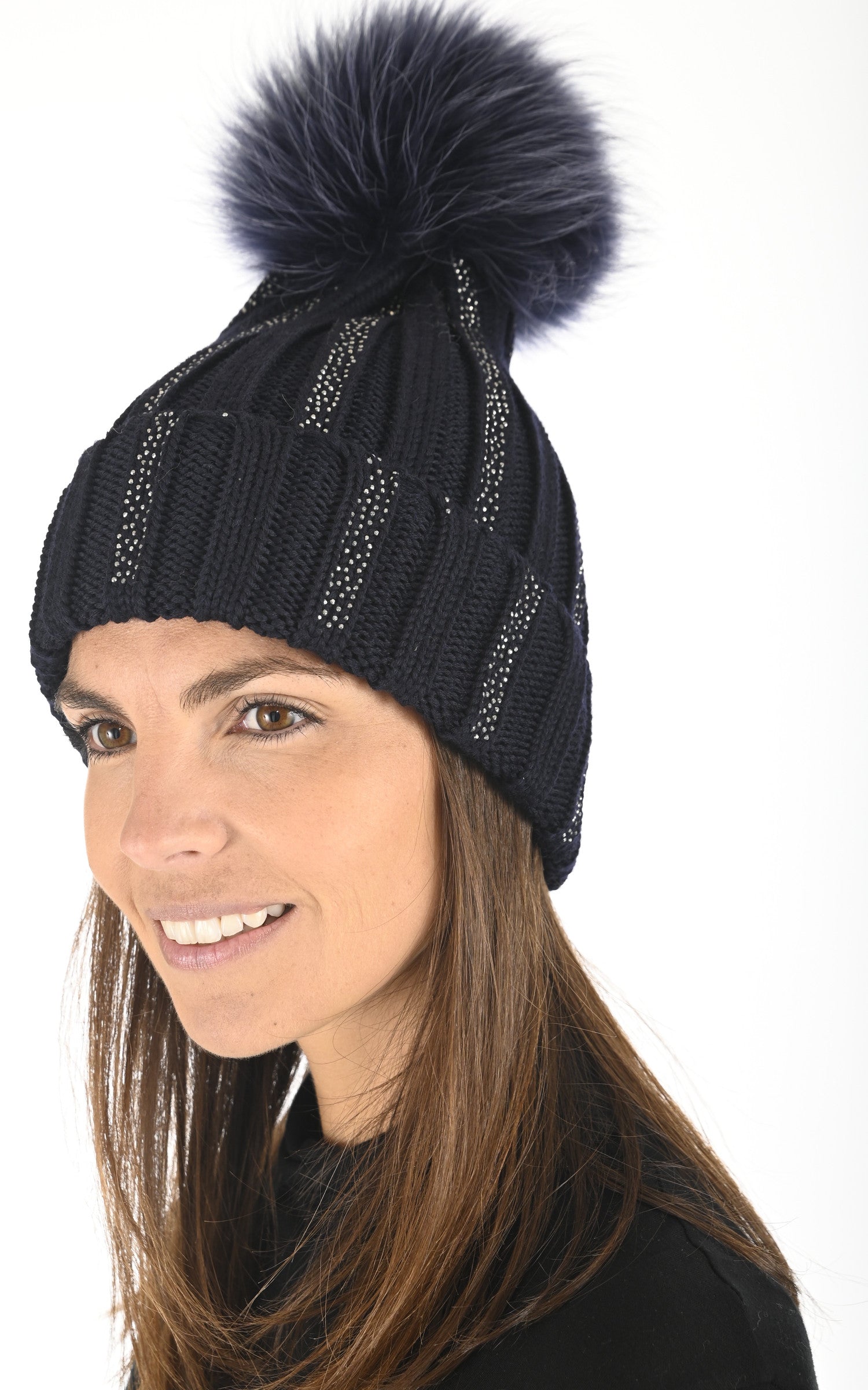 A "10729H" Bleu Marine La Canadienne Bonnet Femme details photo