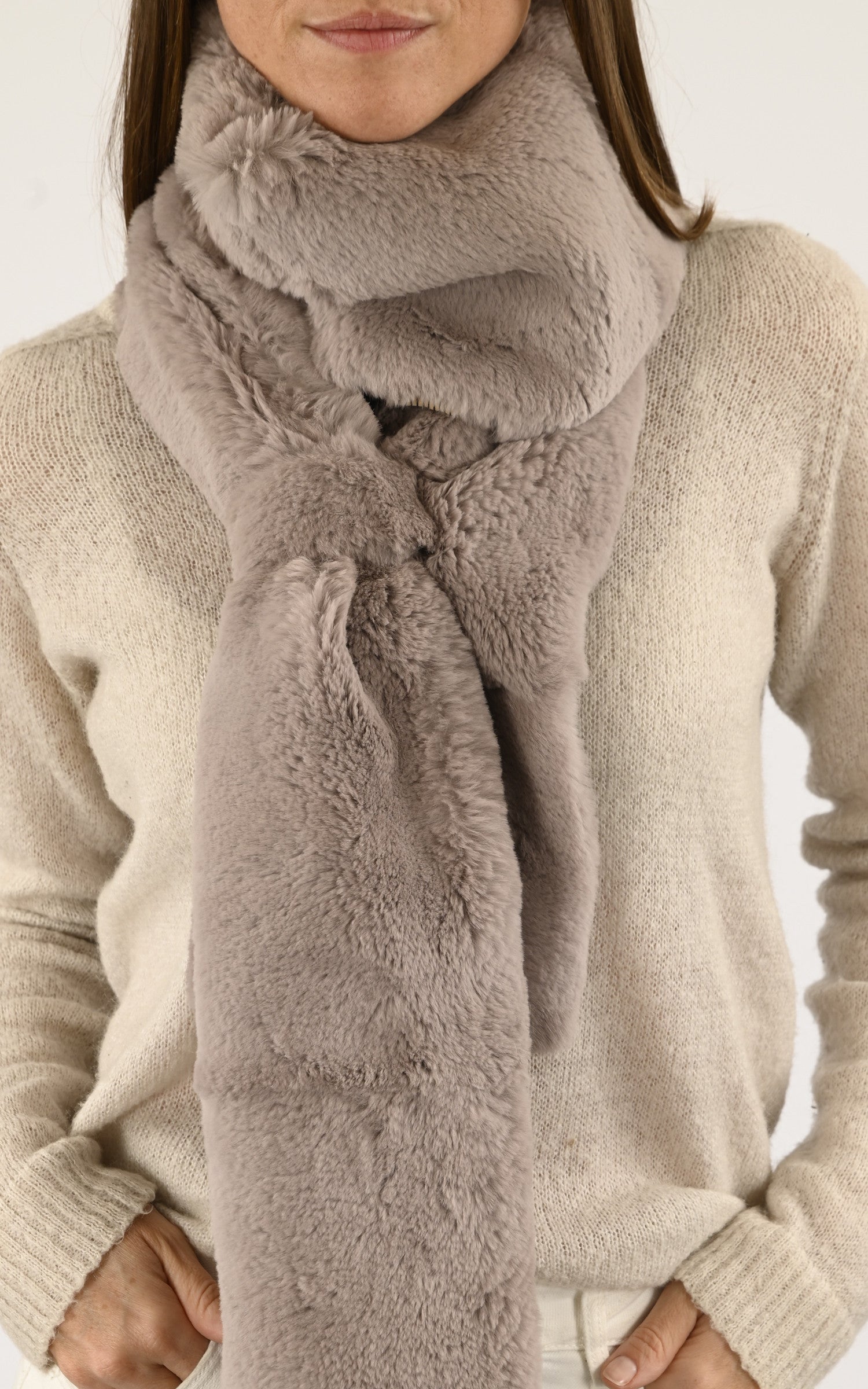 A "120/97" Beige Lea Clement Echarpe Femme details photo