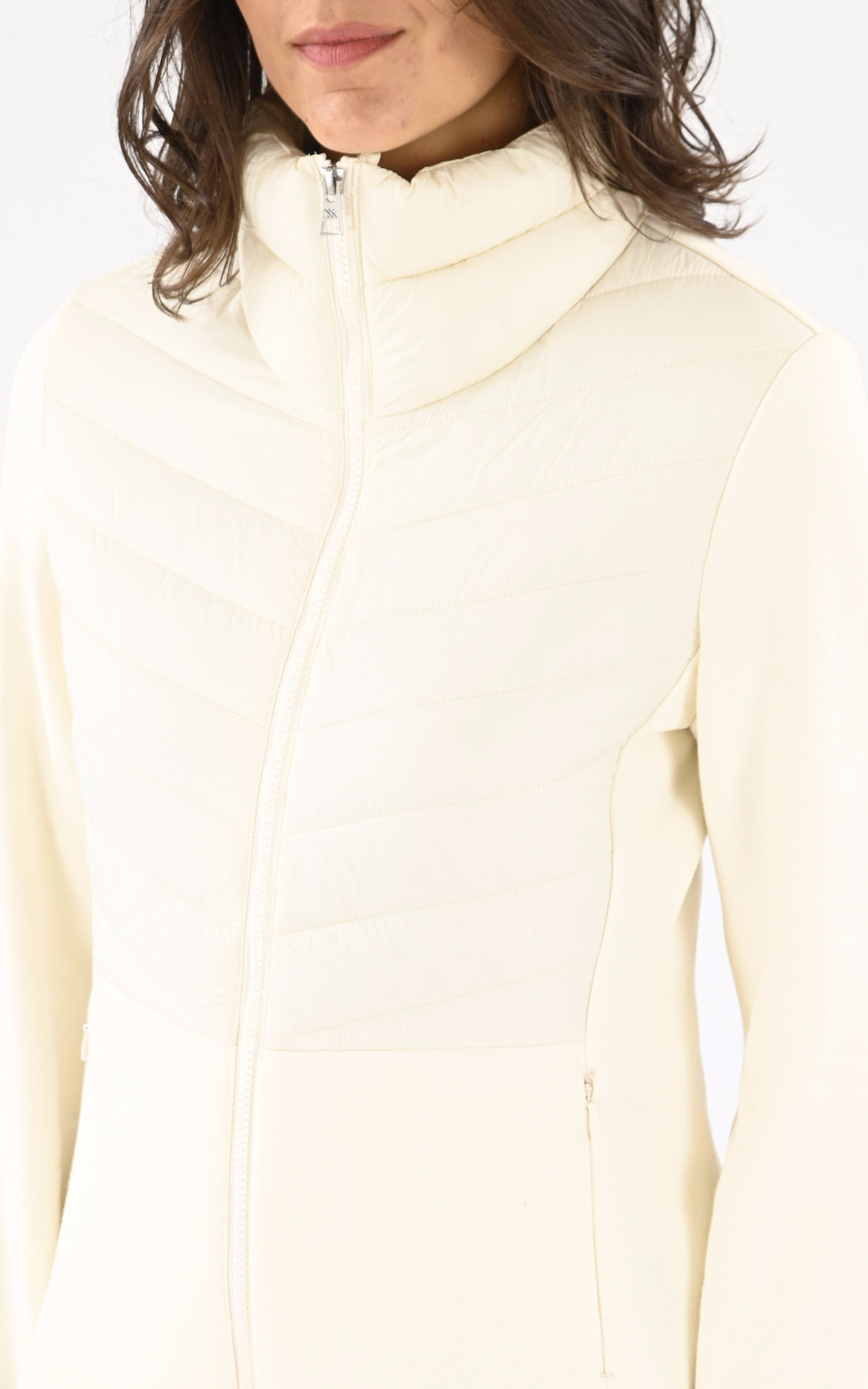 A "ANNICK-N" Crème Soia & Kyo Gilet Femme opened photo