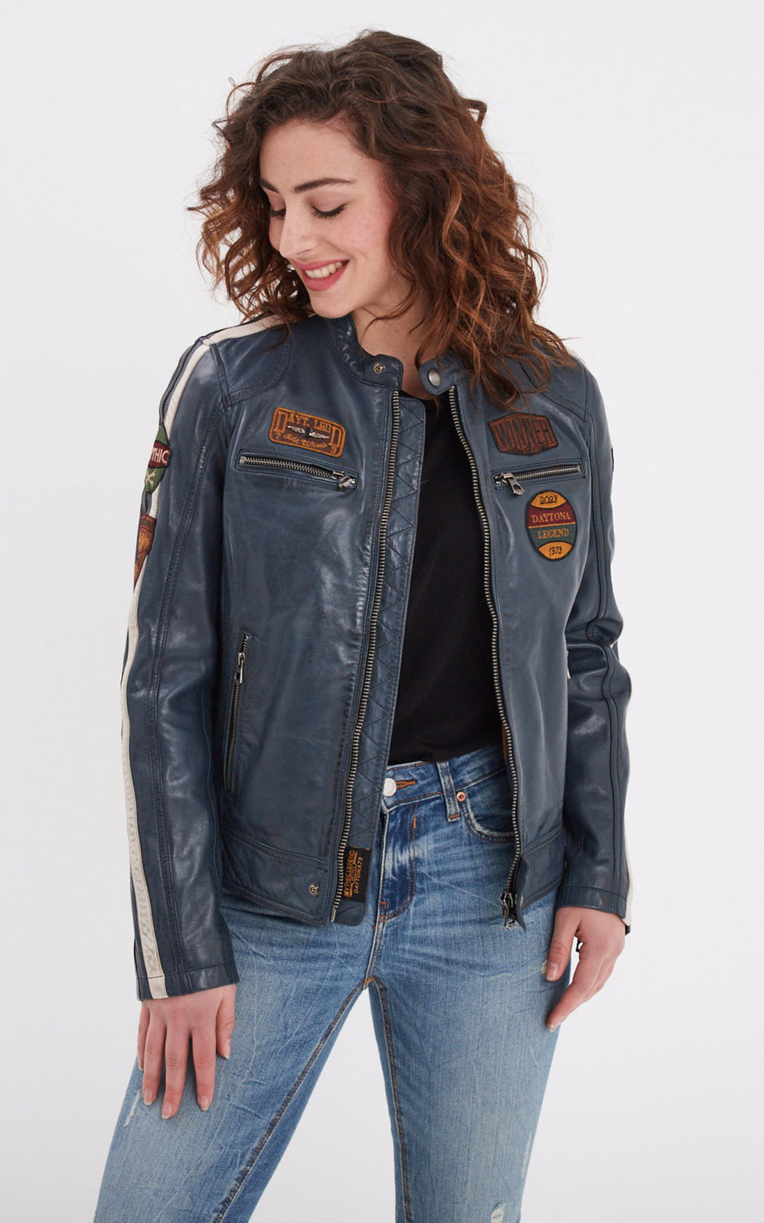 A "WARTBUGY 103546" Bleu Rose Garden Blouson Femme opened photo