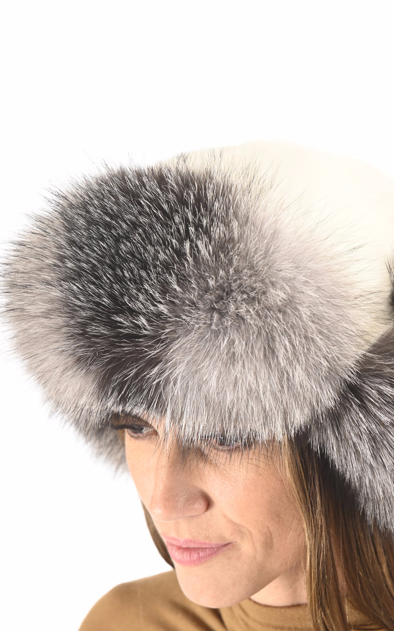 A "USHANKA" Blanc Helma Chapka Femme back photo
