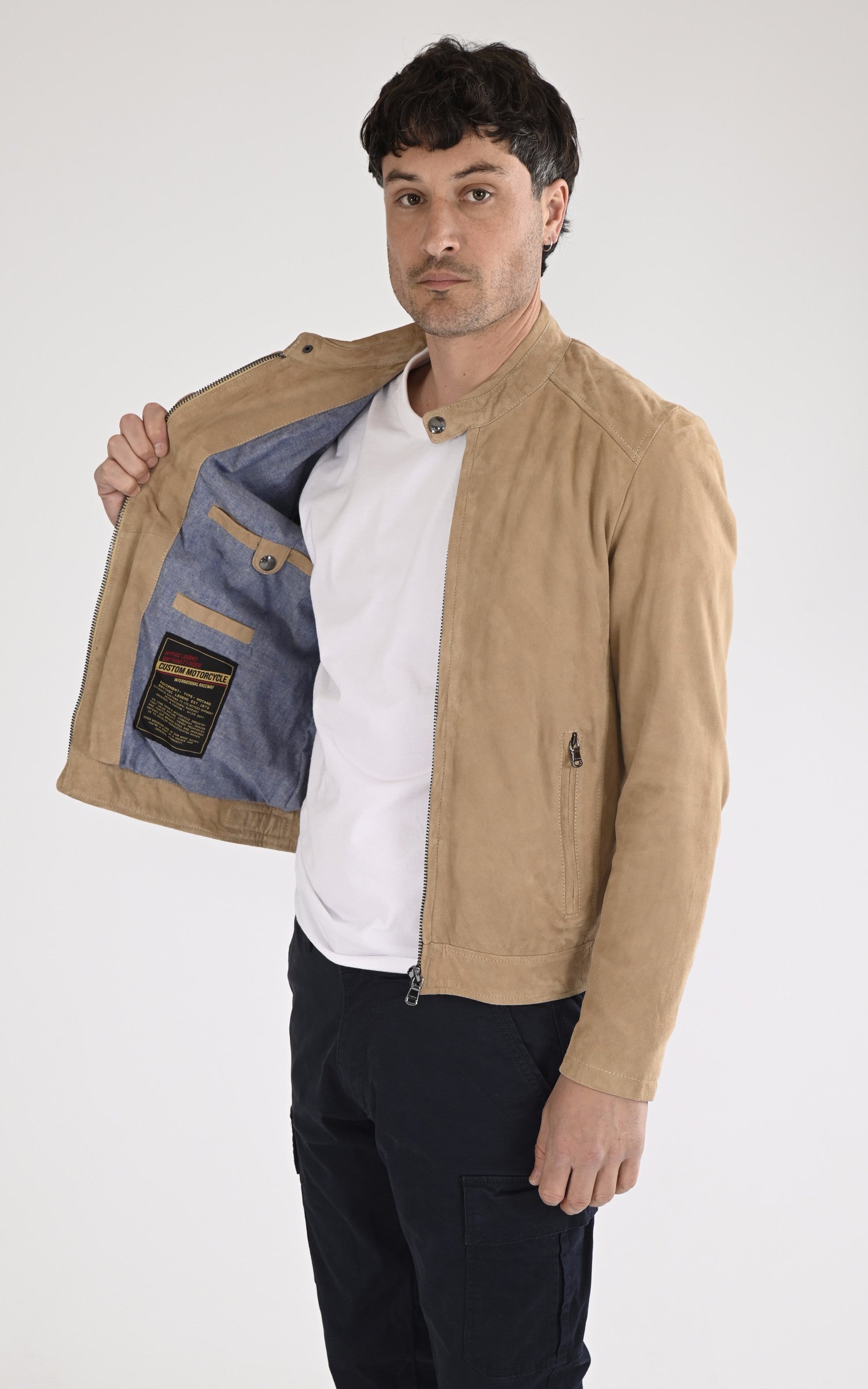 A "DELF 102569" Beige Daytona 73 Blouson Homme interior photo