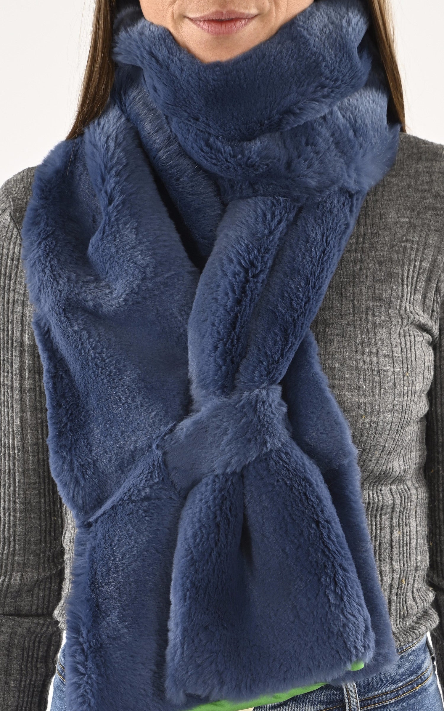 A "120/97" Bleu Lea Clement Echarpe Femme details photo