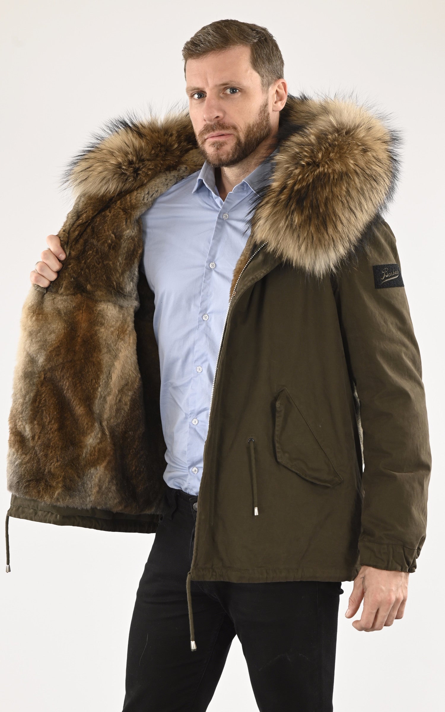A "DRAKE MAN SHORT 80 CM" Kaki Barbed 3/4 Homme interior photo