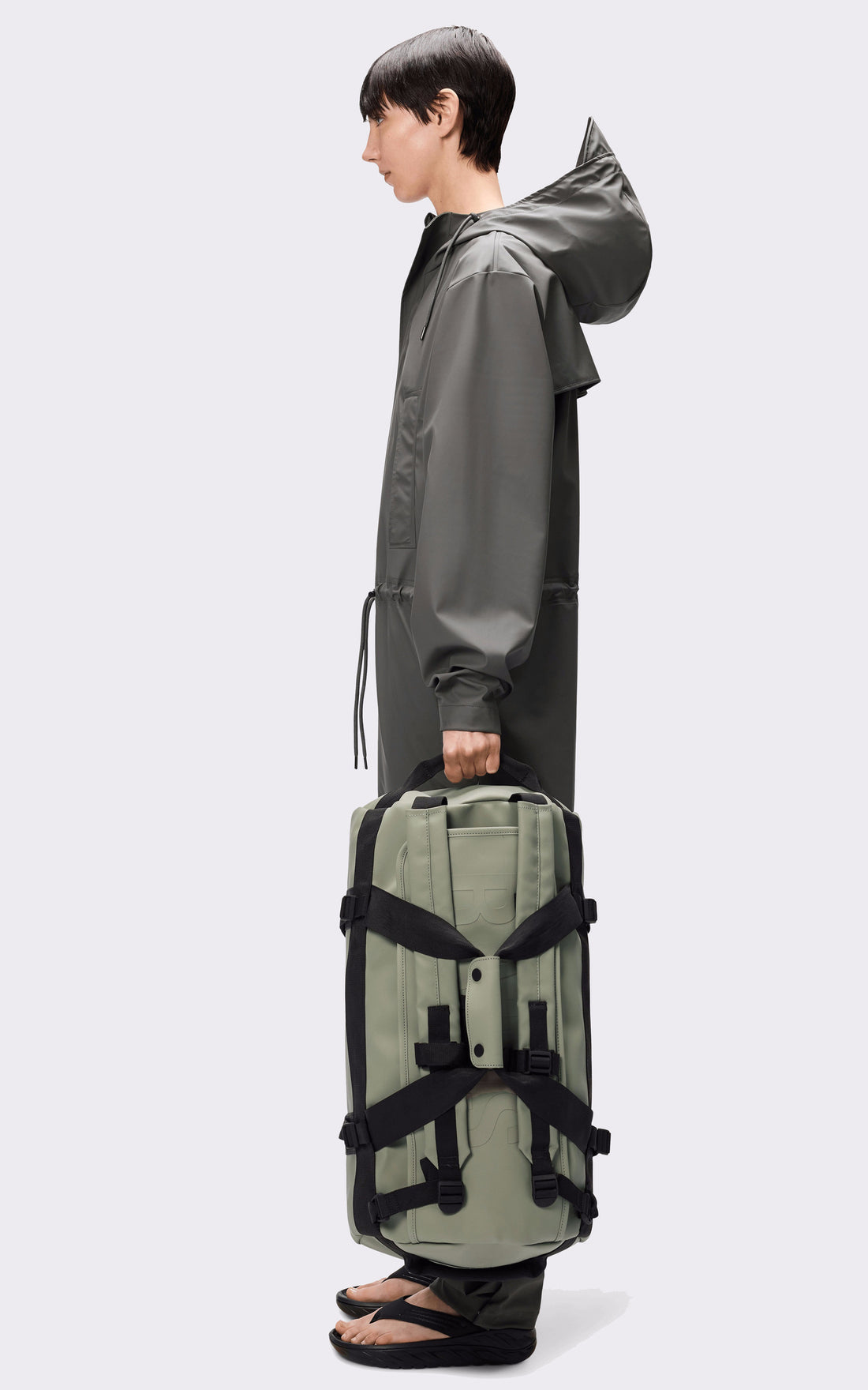 A "13480 TEXEL DUFFEL SMALL" Vert Rains Sac Mixte opened photo