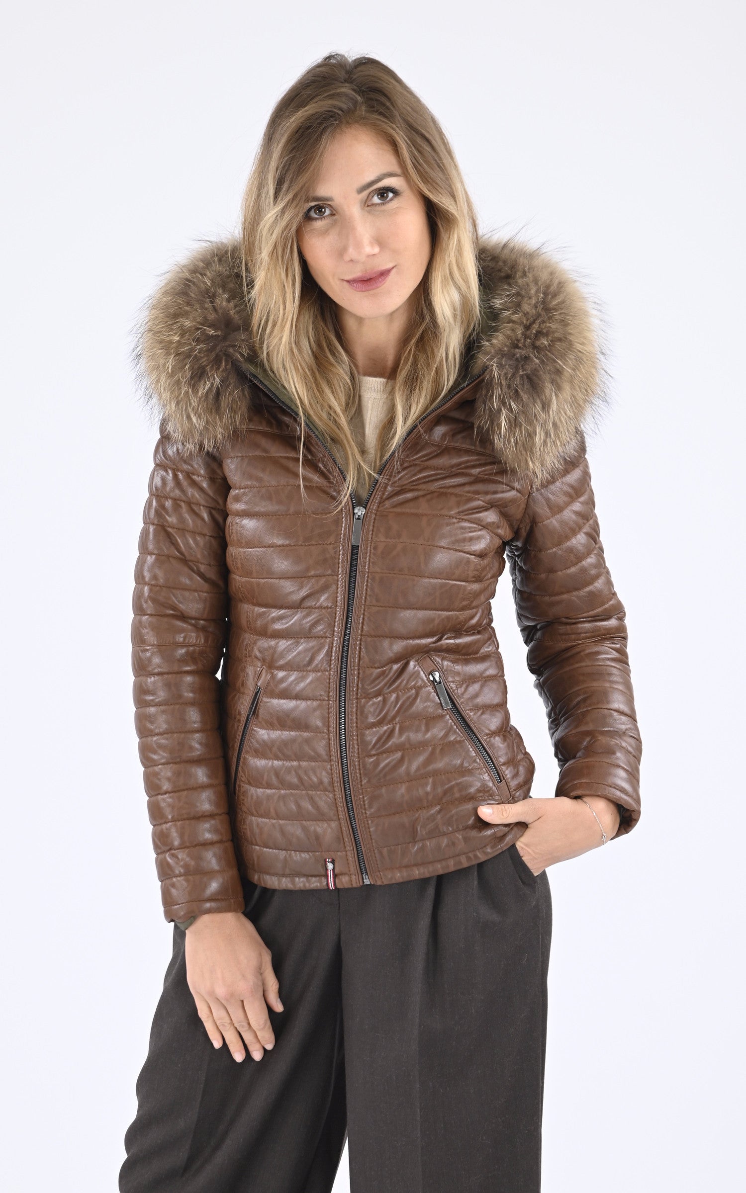 A "HAPPY 62666" Cognac Oakwood Bl Doudoune Femme closed photo