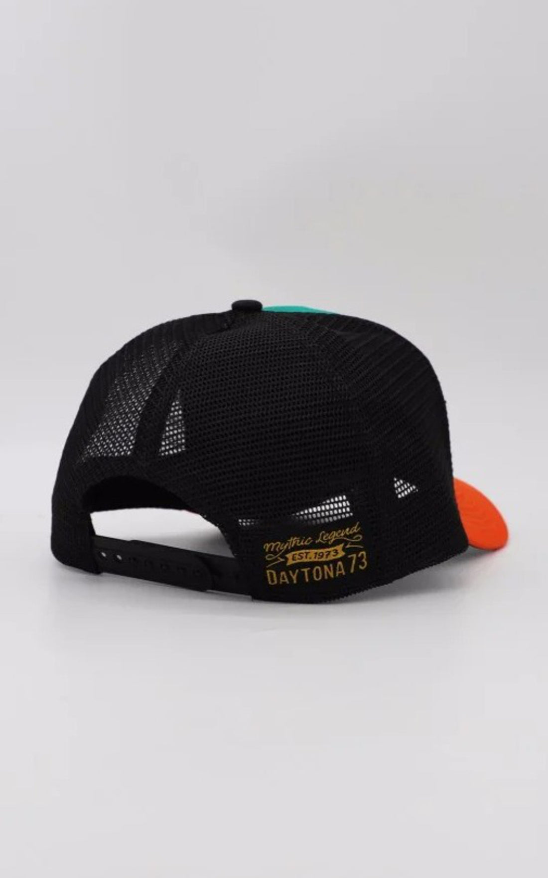 A "TIGER 102071" Vert Daytona 73 Casquette Homme opened photo
