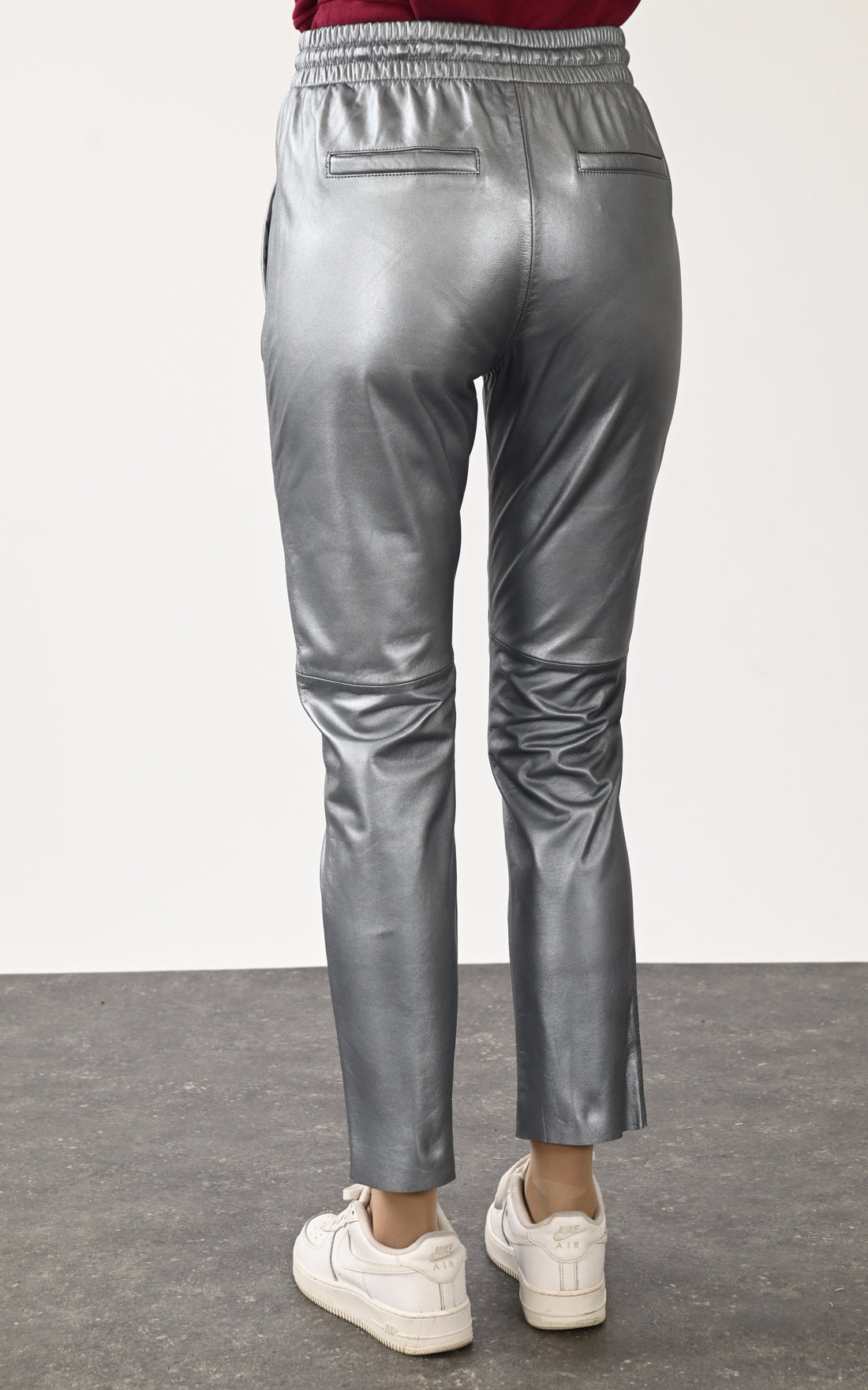 A "GIFT 64588" Gris Oakwood Pantalon Femme opened photo