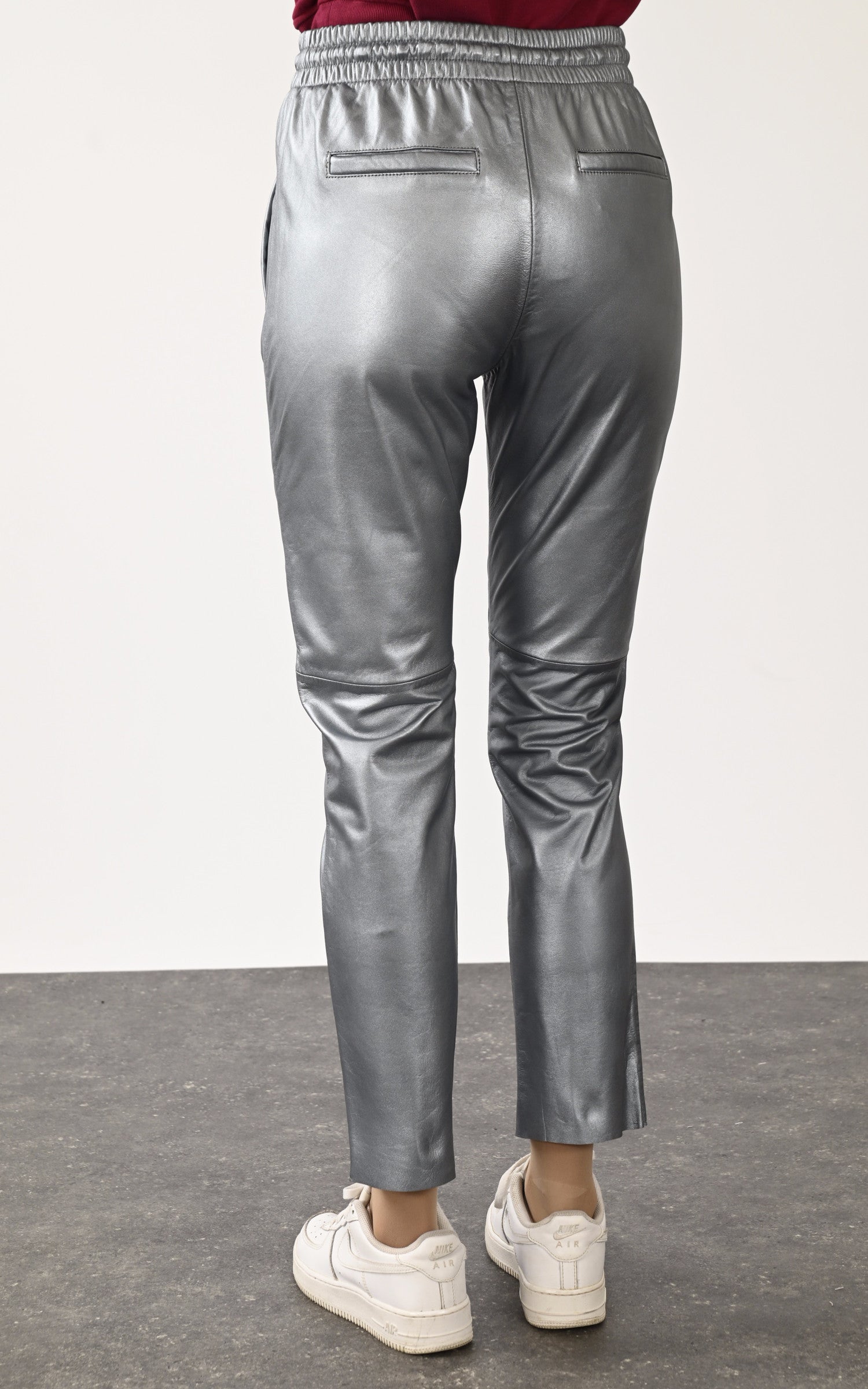 A "GIFT 64588" Gris Oakwood Pantalon Femme back photo