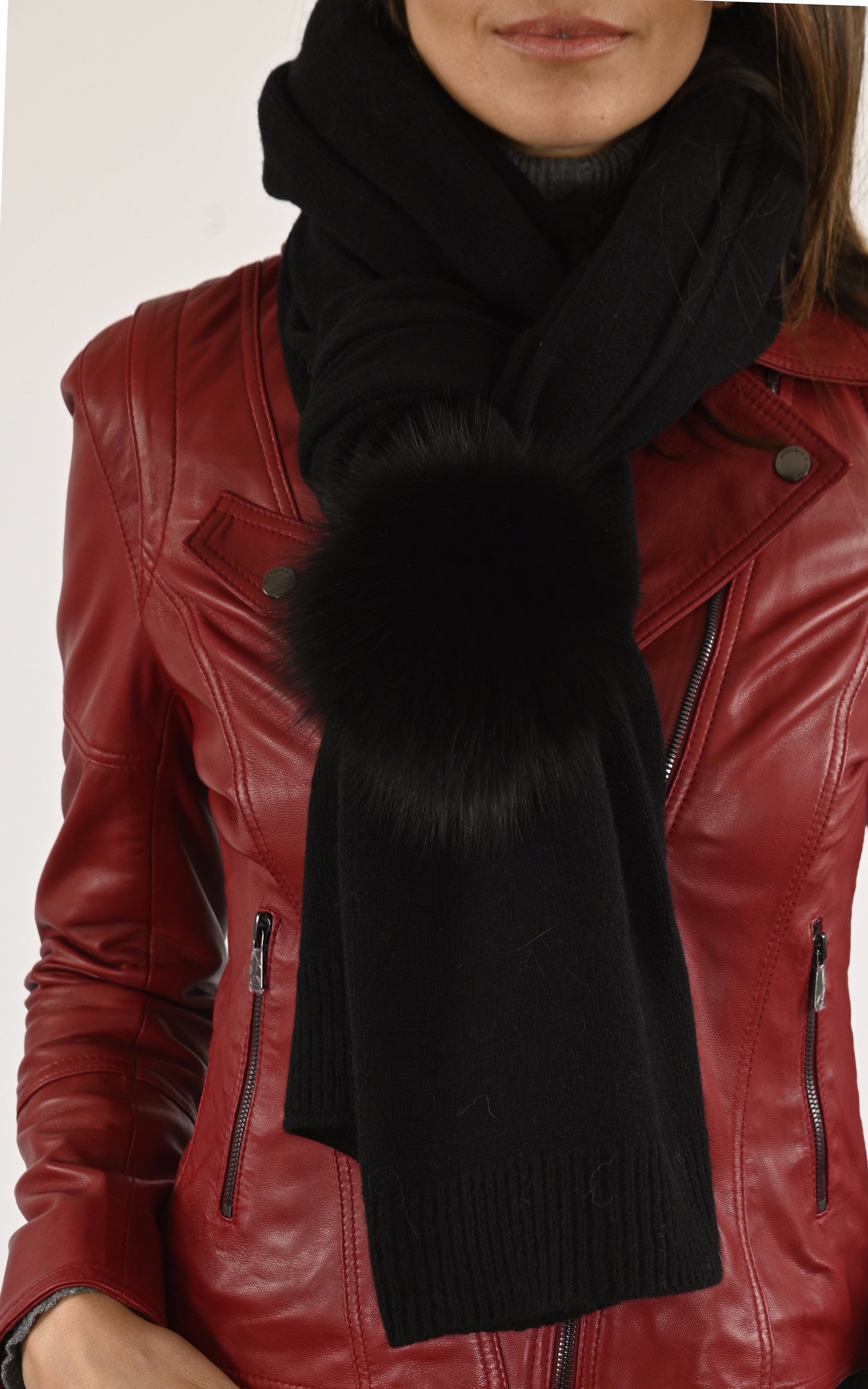 A "540/17" Noir Lea Clement Etole Longue Femme details photo