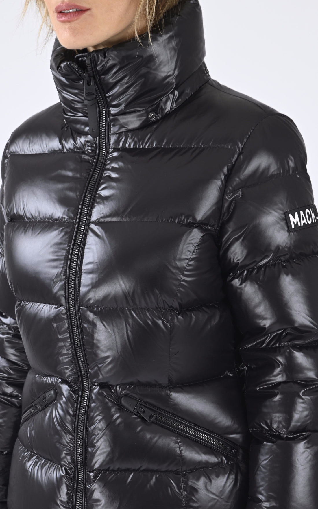 A "MADALYNE-V" Noir Mackage Ves Doudoune Femme opened photo