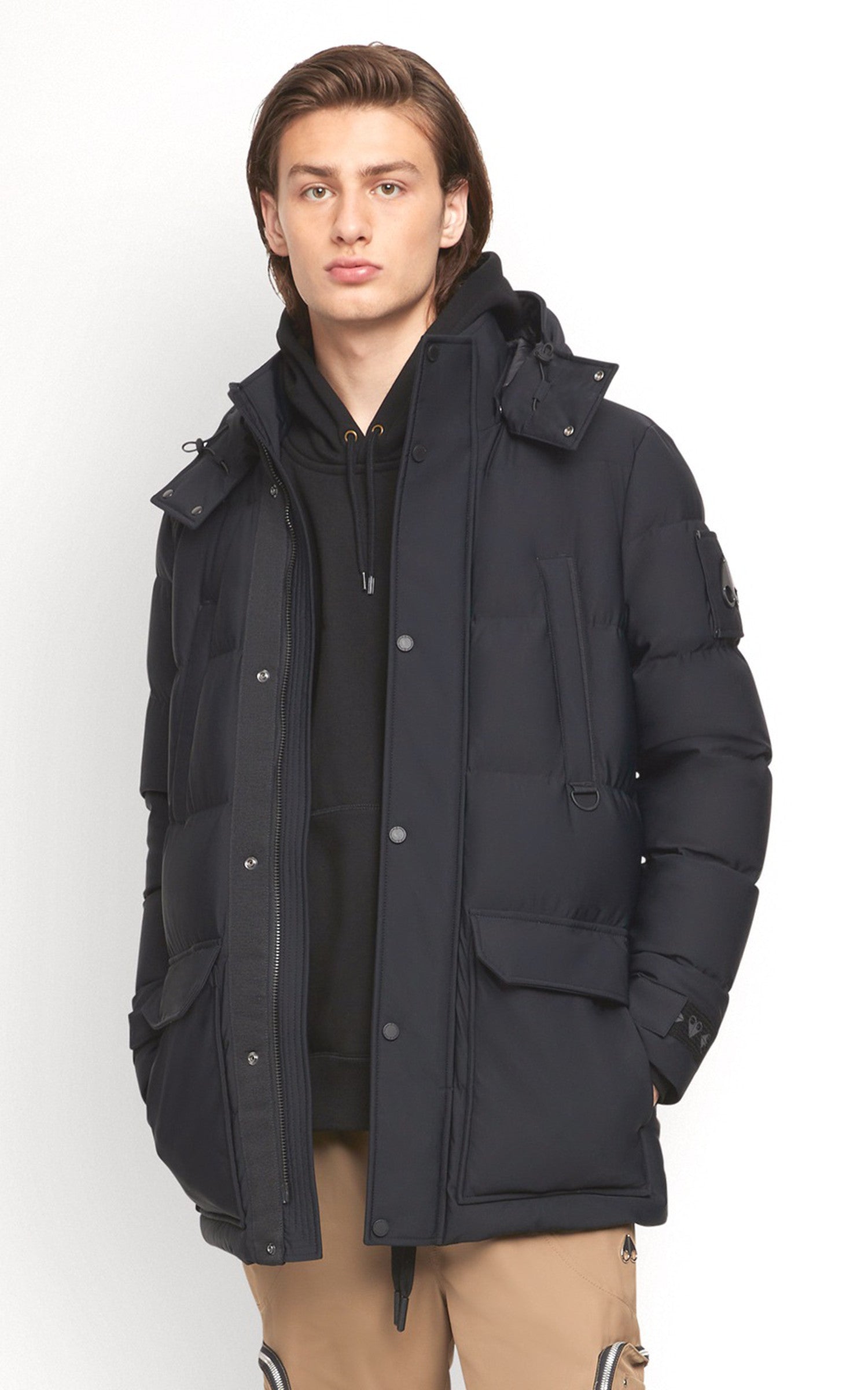 A "VALLEYFIELD 2 M32MJ152" Noir Moose Knuckles 3/4 Doudoune Homme opened photo