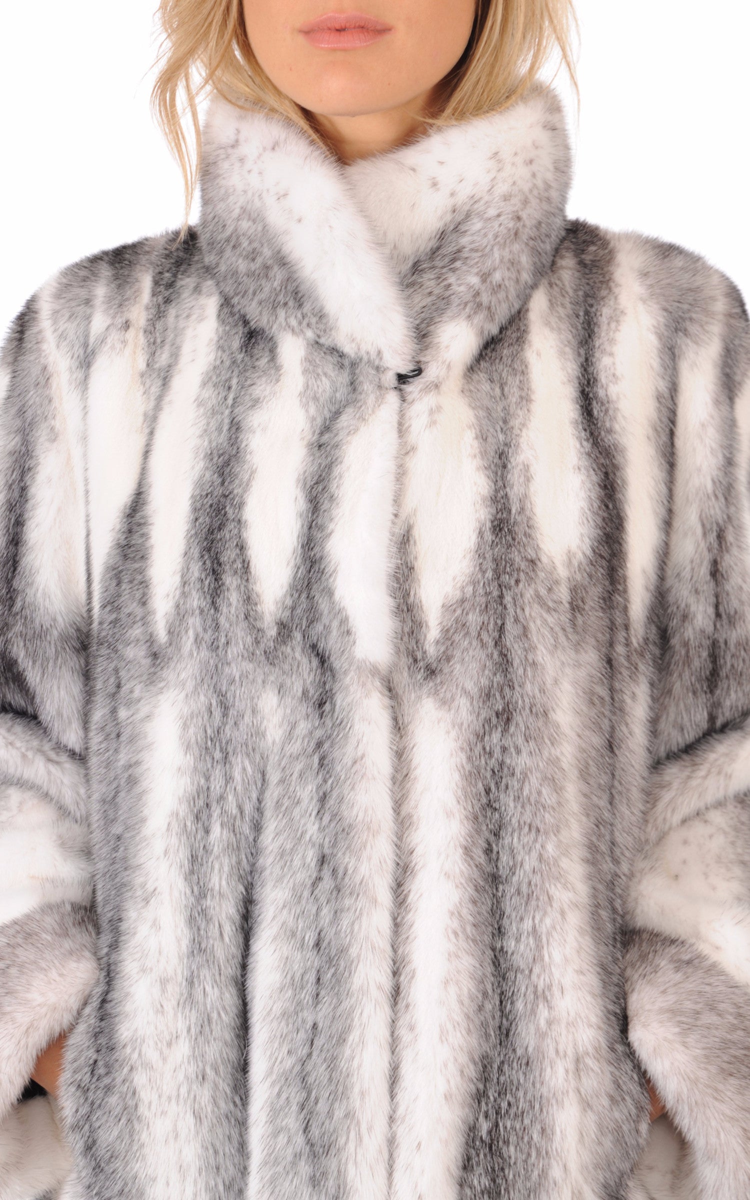 A "2004 F" Gris & Blanc Manakas 7/8 Femme details photo