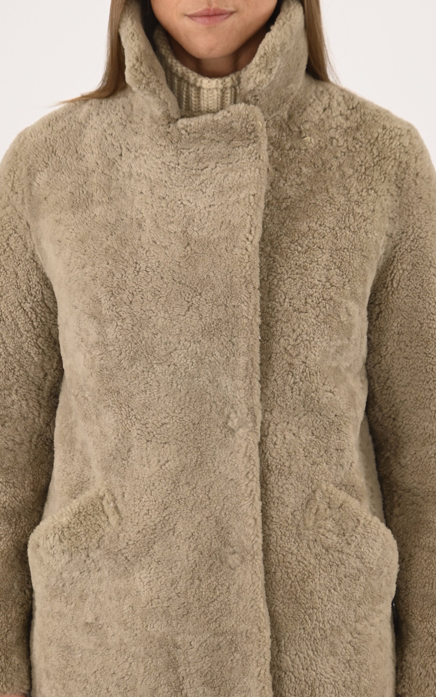 A "APRIL" Beige Levinsky 3/4 Femme details photo