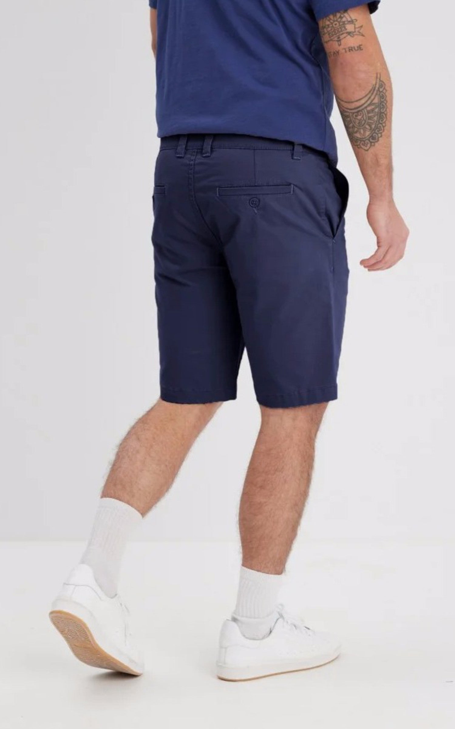 A "CHINO BERMUDA 102020" Marine Daytona 73 Bermuda Homme closed photo