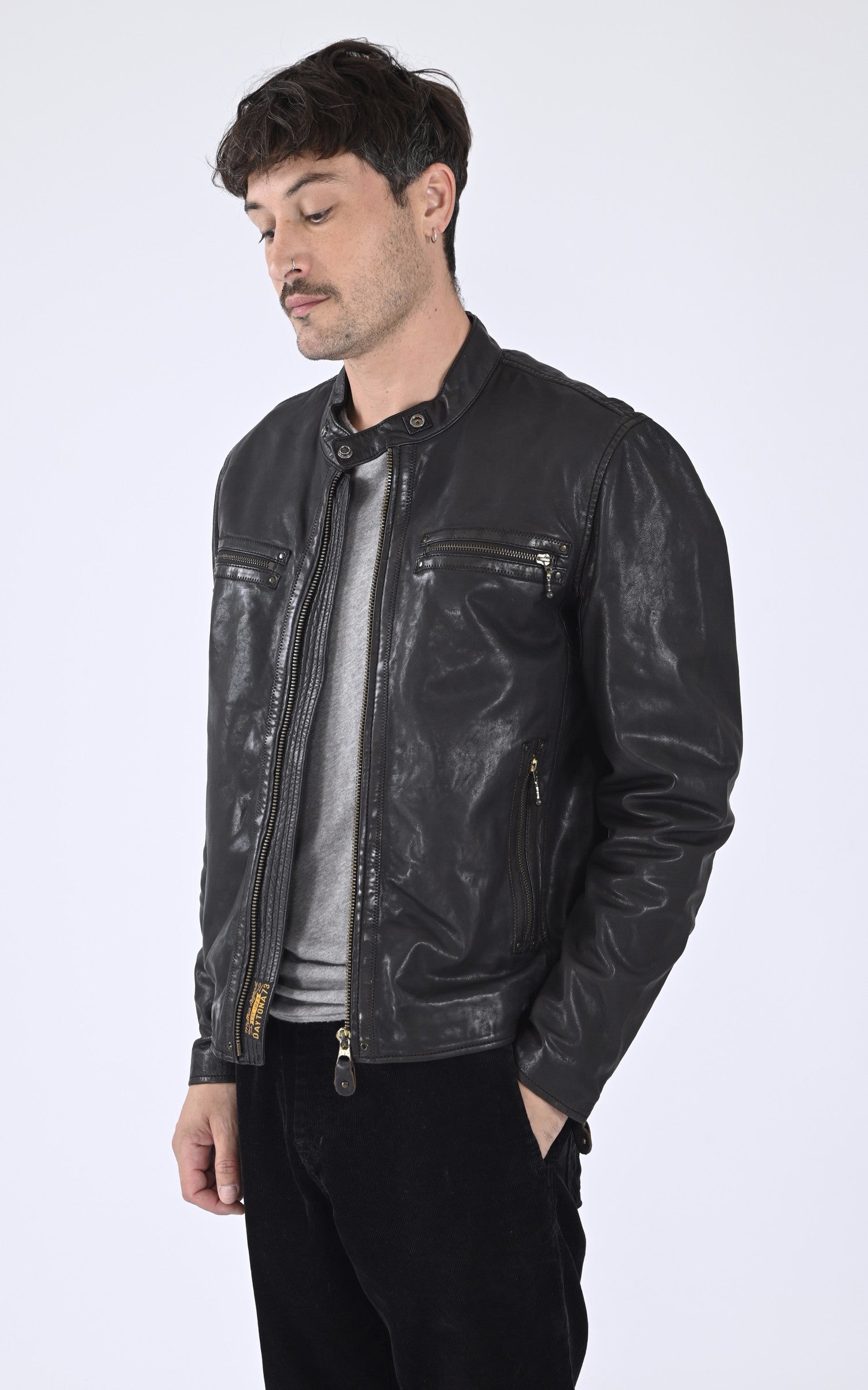 A "AKRONIMA 103881" Noir Daytona 73 Blouson Homme opened photo