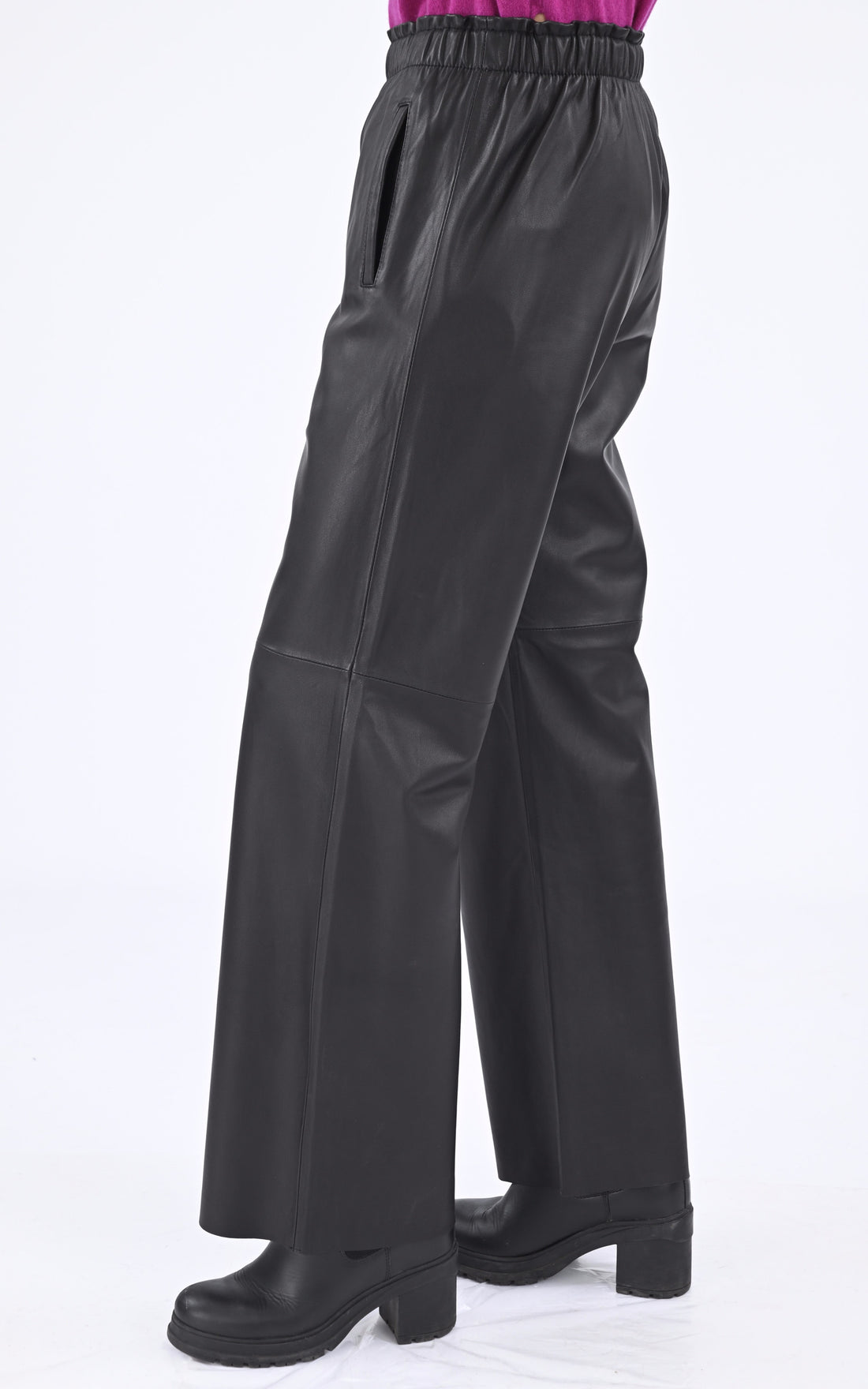 A "URANUS 64599" Noir Oakwood Pantalon Femme closed photo