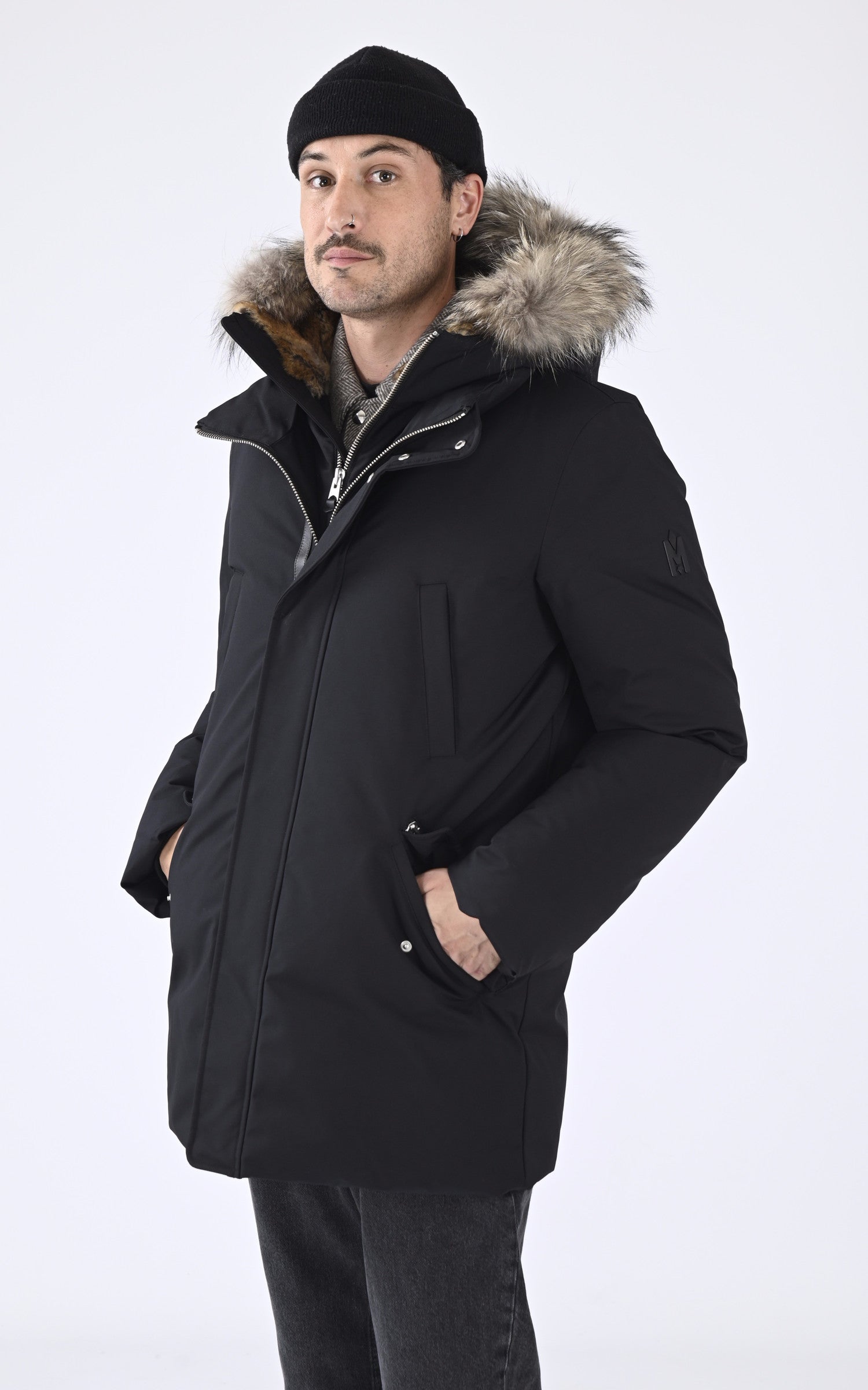 A "EDWARD-F" Noir Mackage Ves Doudoune Homme closed photo