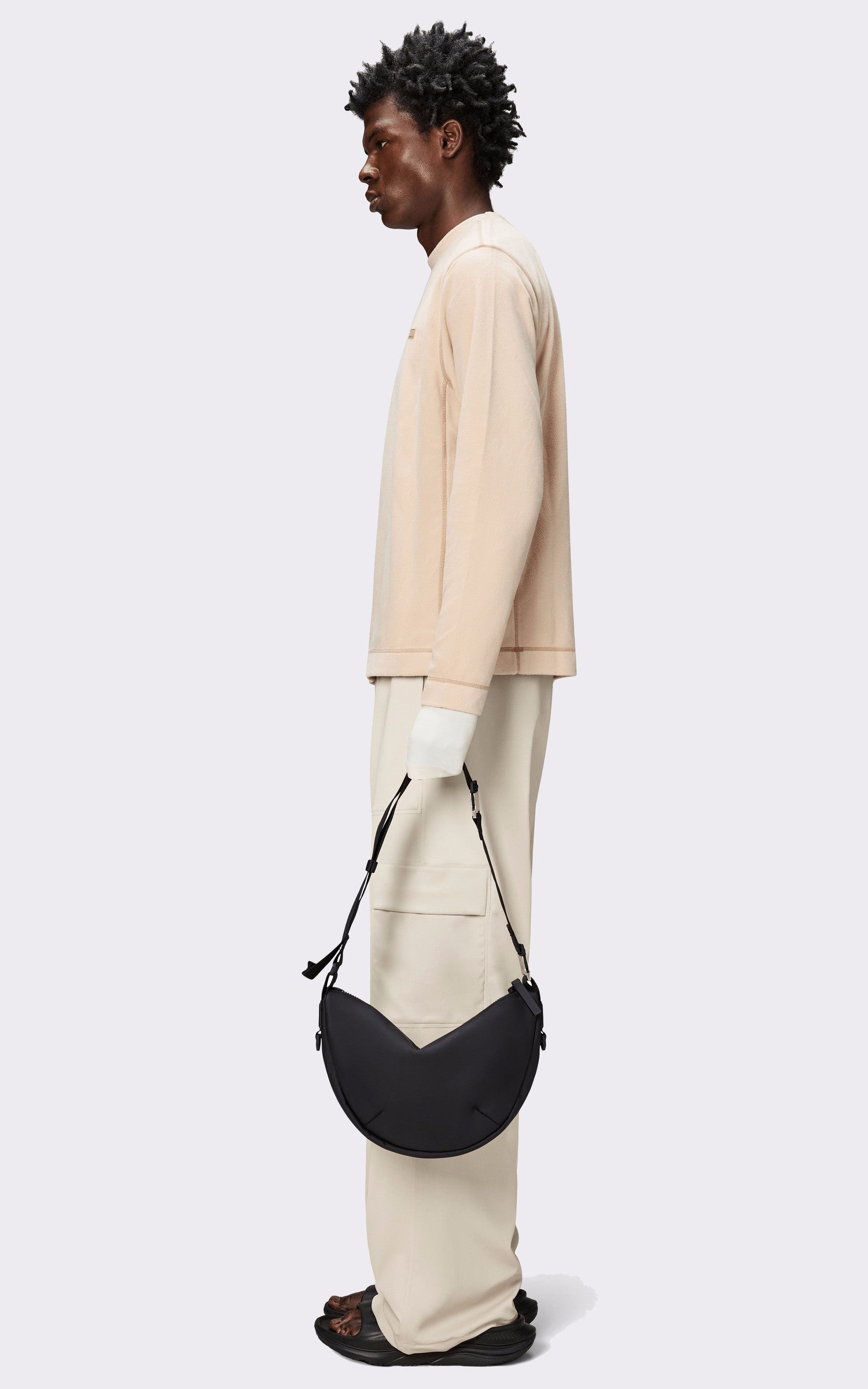 A "14670 VALERA SHOULDER BAG" Noir Rains Sac Mixte back photo