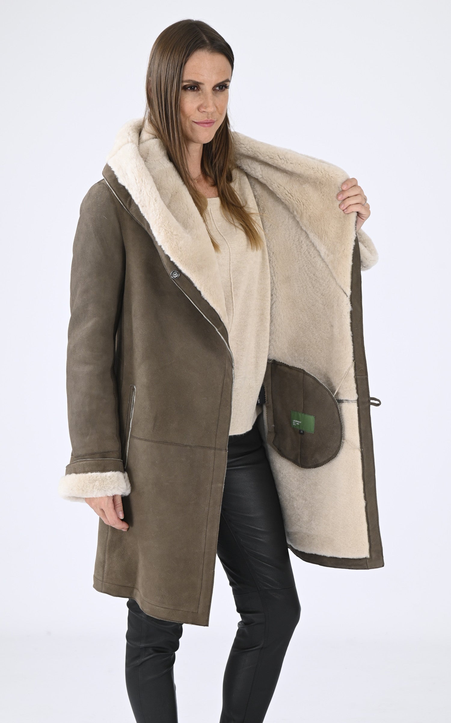 A "H969" Taupe Levinsky 3/4 Femme interior photo