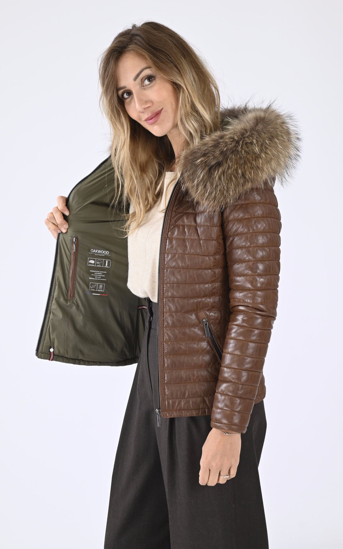 A "HAPPY 62666" Cognac Oakwood Bl Doudoune Femme opened photo