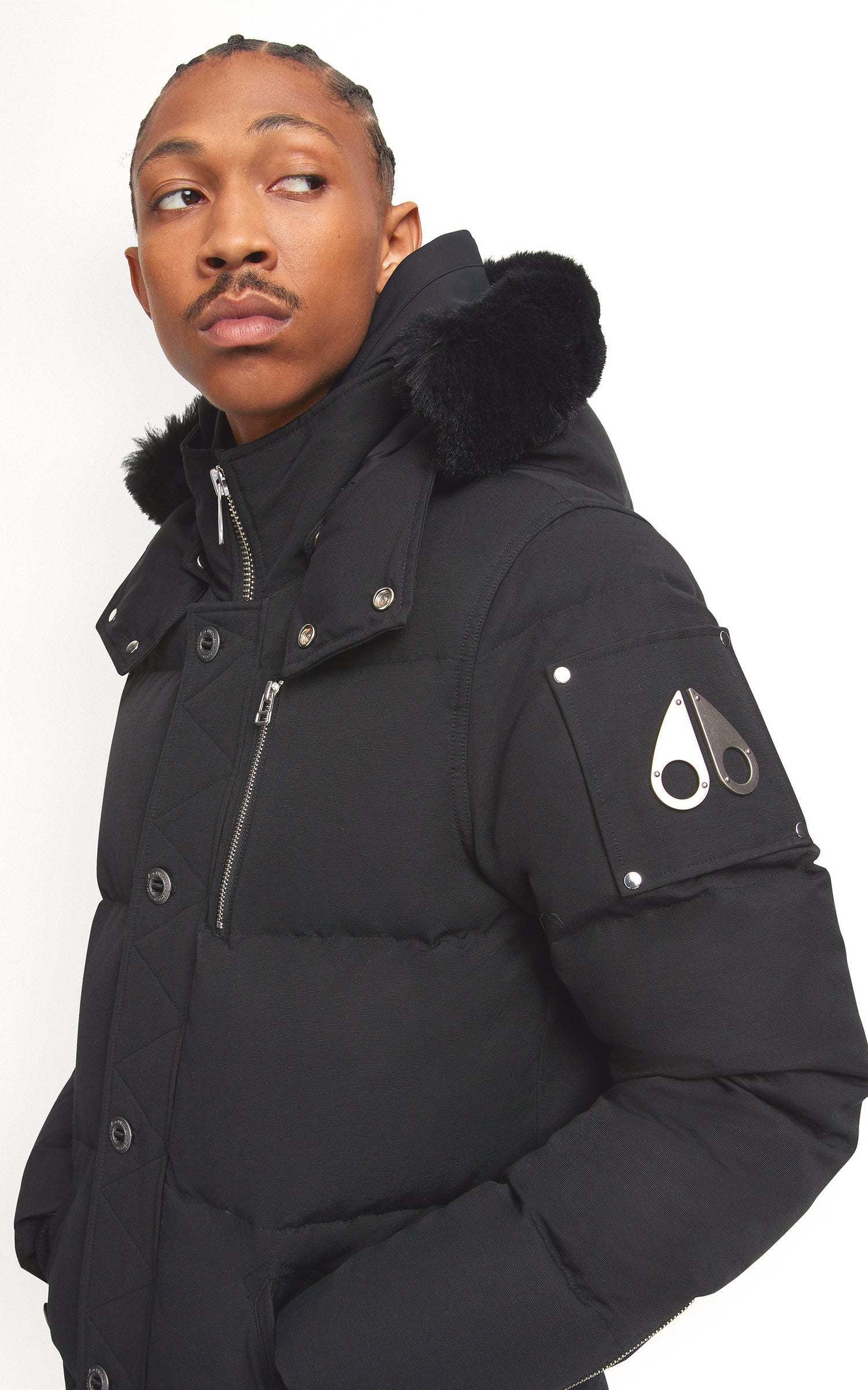 A "3Q JACKET M32MJ128S" Noir Moose Knuckles Ves Doudoune Homme interior photo