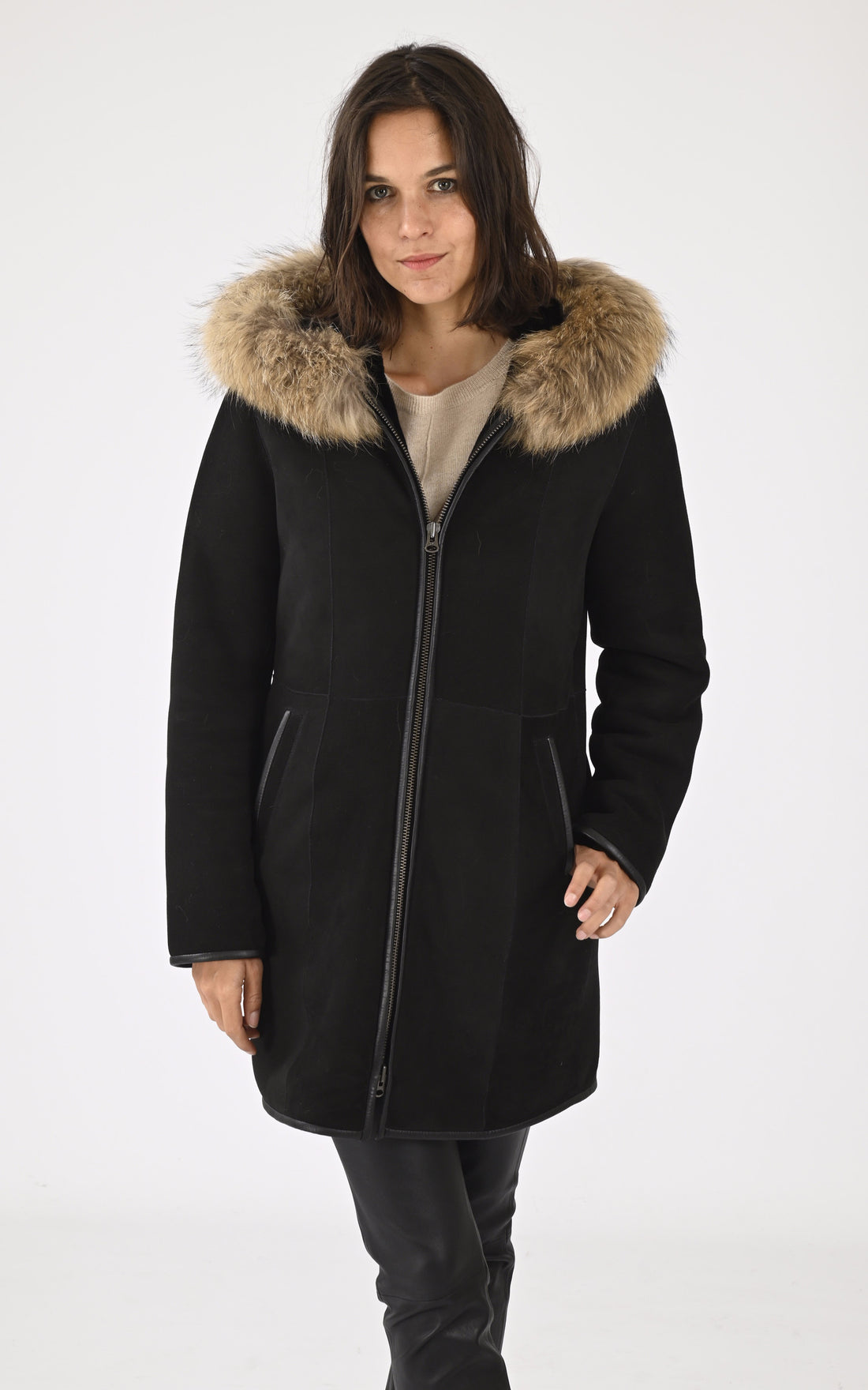 A "BASE 85" Noir La Canadienne Veste Femme closed photo