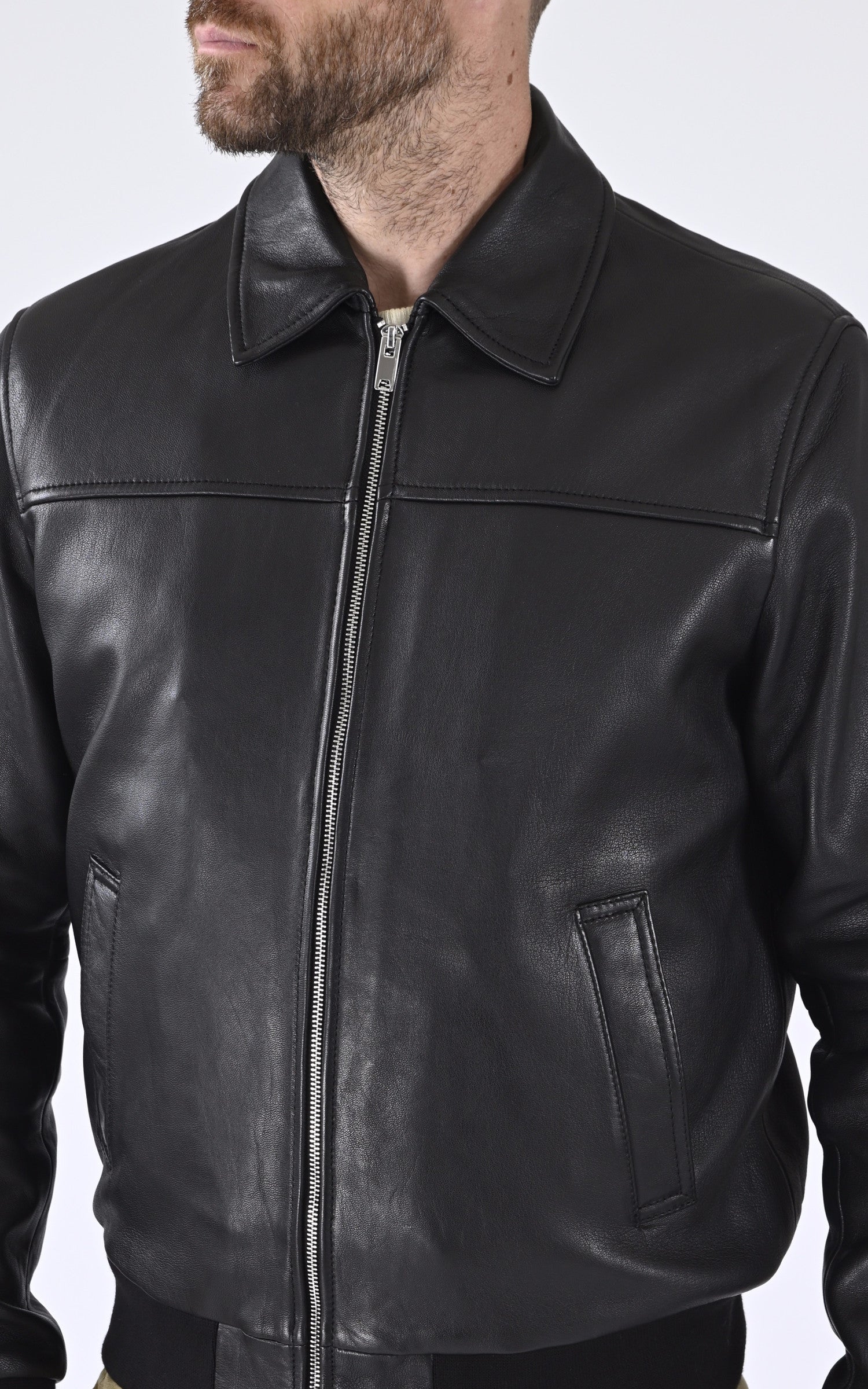 A "AMOS HOOD" Noir Serge Pariente Blouson Homme details photo