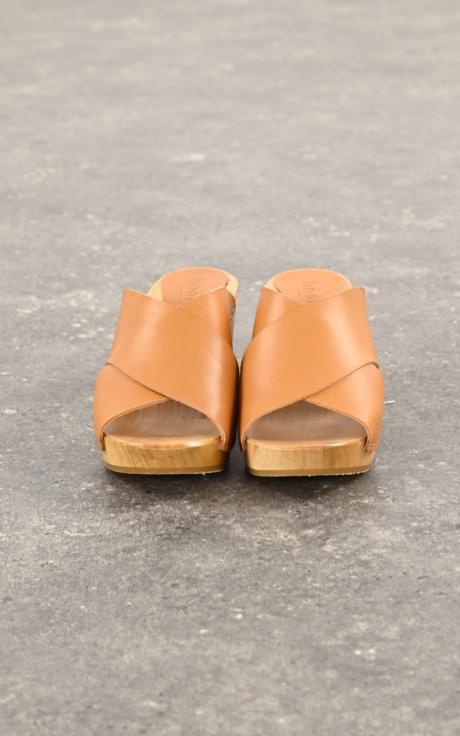 A "ARLINE" Cognac Hoof sabots Femme details photo