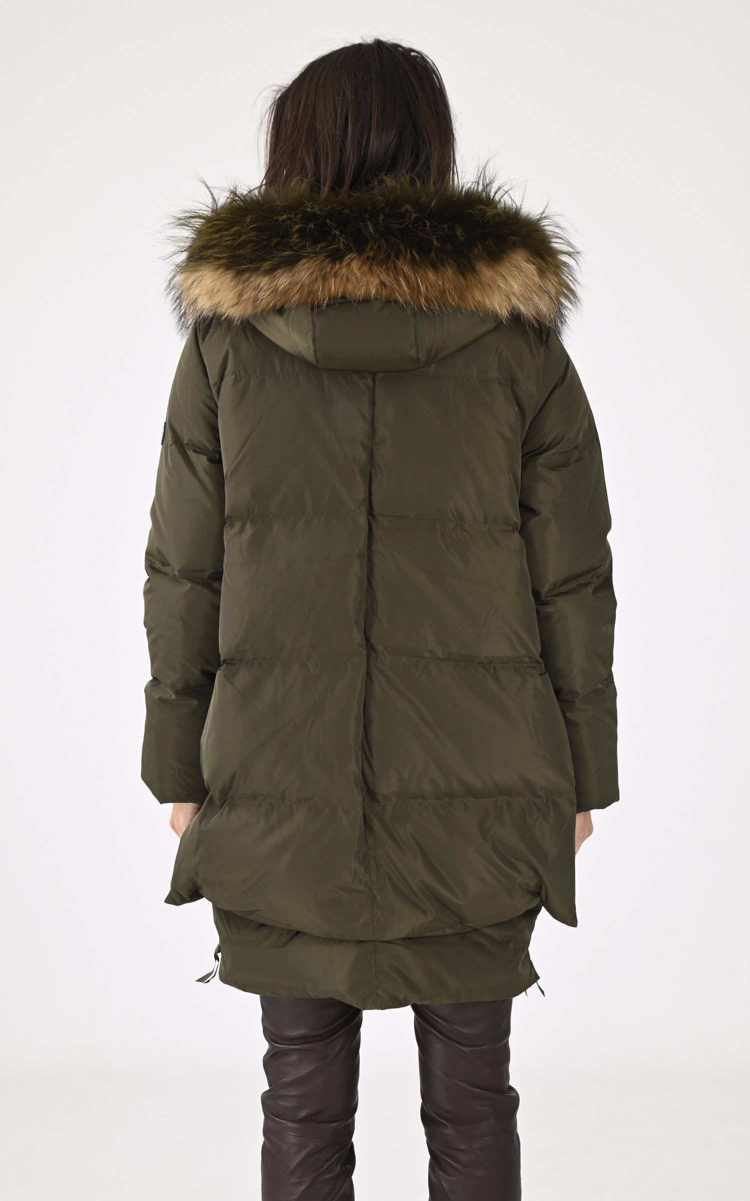 A "MICHELLE 2 90 CM HOOD" Kaki Levinsky Ves Doudoune Femme back photo