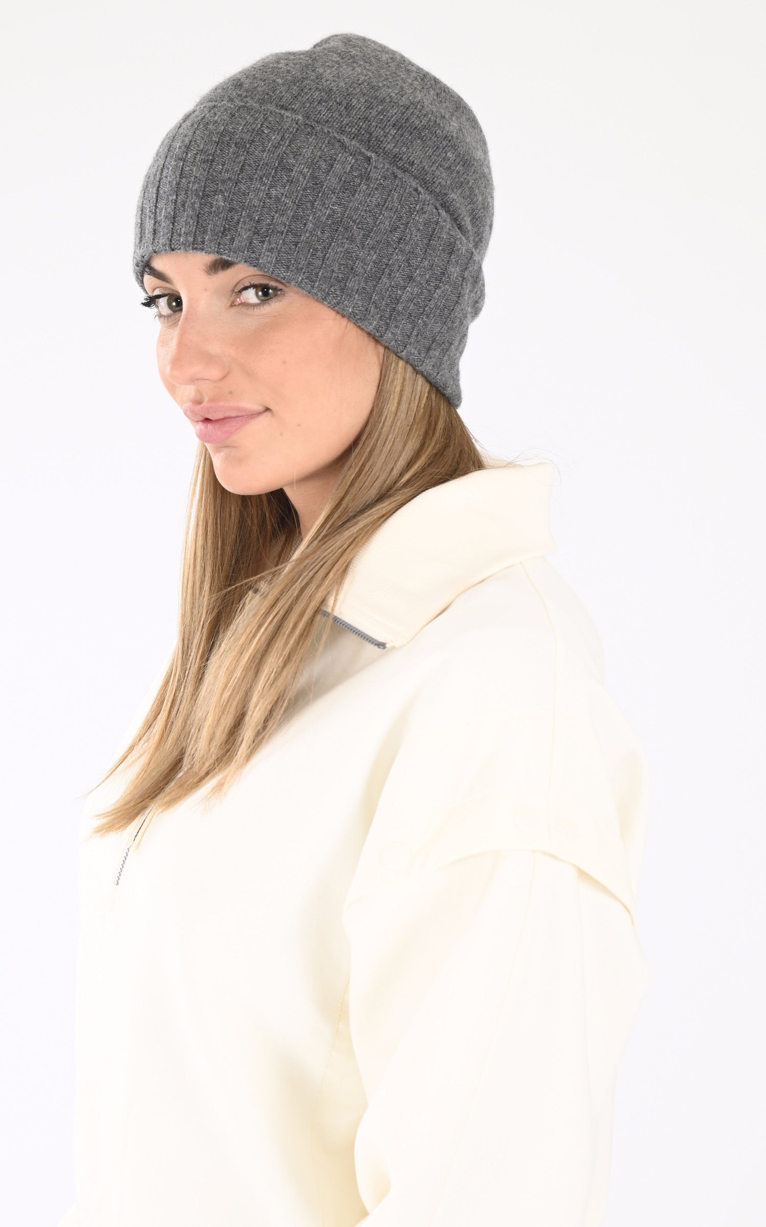 A "DORA 4501030C" Gris Notshy Bonnet Femme closed photo 1