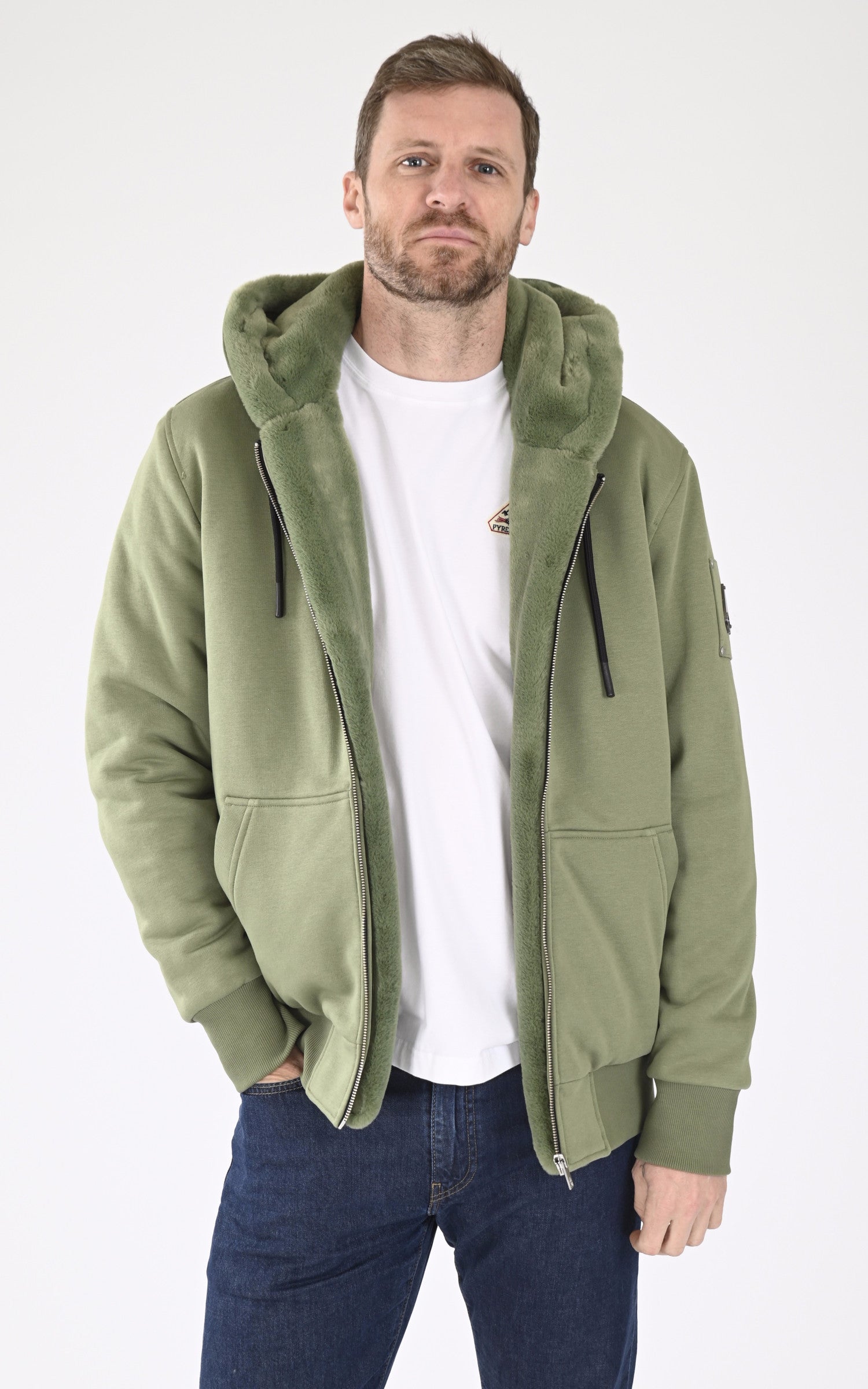 A "CLASSIC BUNNY M32MS600" Kaki Moose Knuckles Gilet Homme opened photo