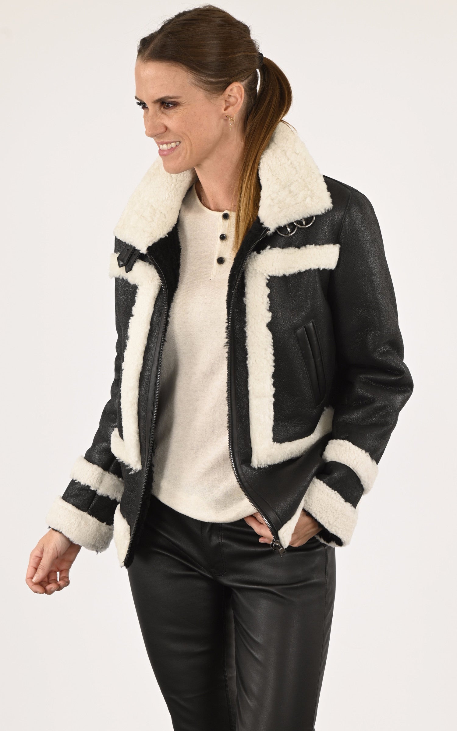 A "NYX FF" Noir La Canadienne Bombardier Femme opened photo