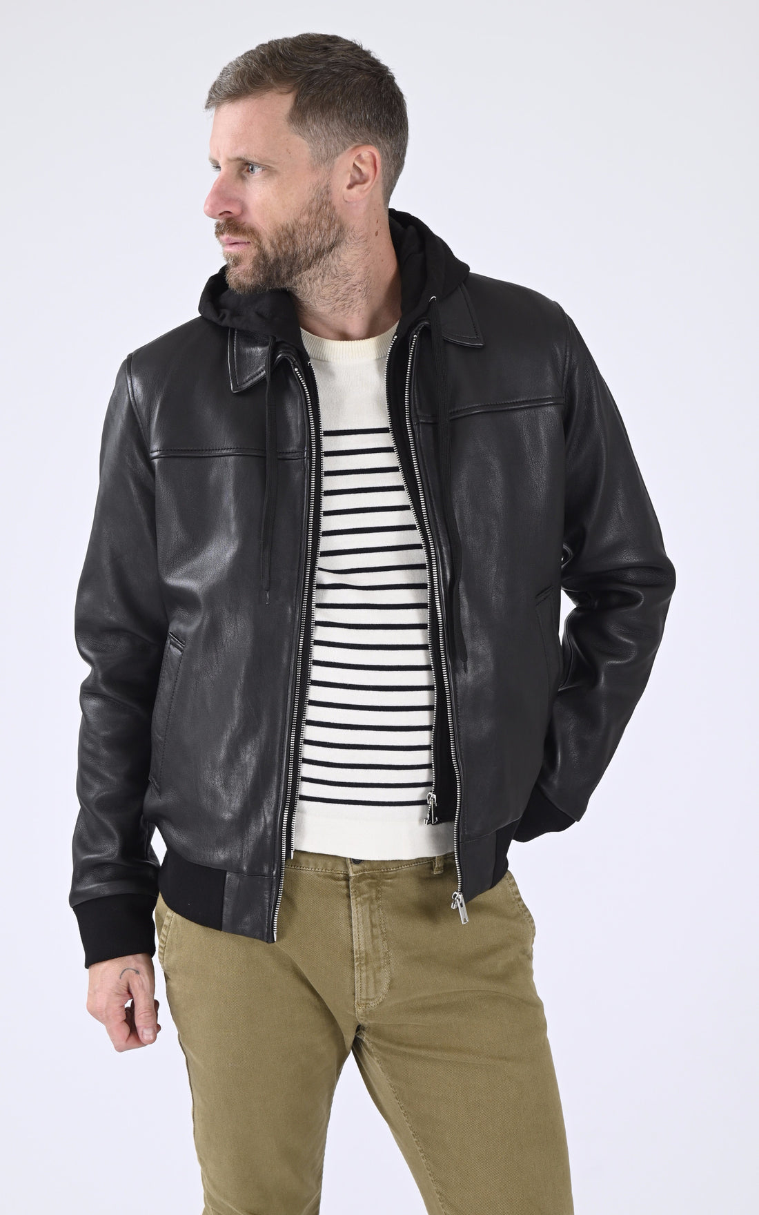 A "AMOS HOOD" Noir Serge Pariente Blouson Homme opened photo