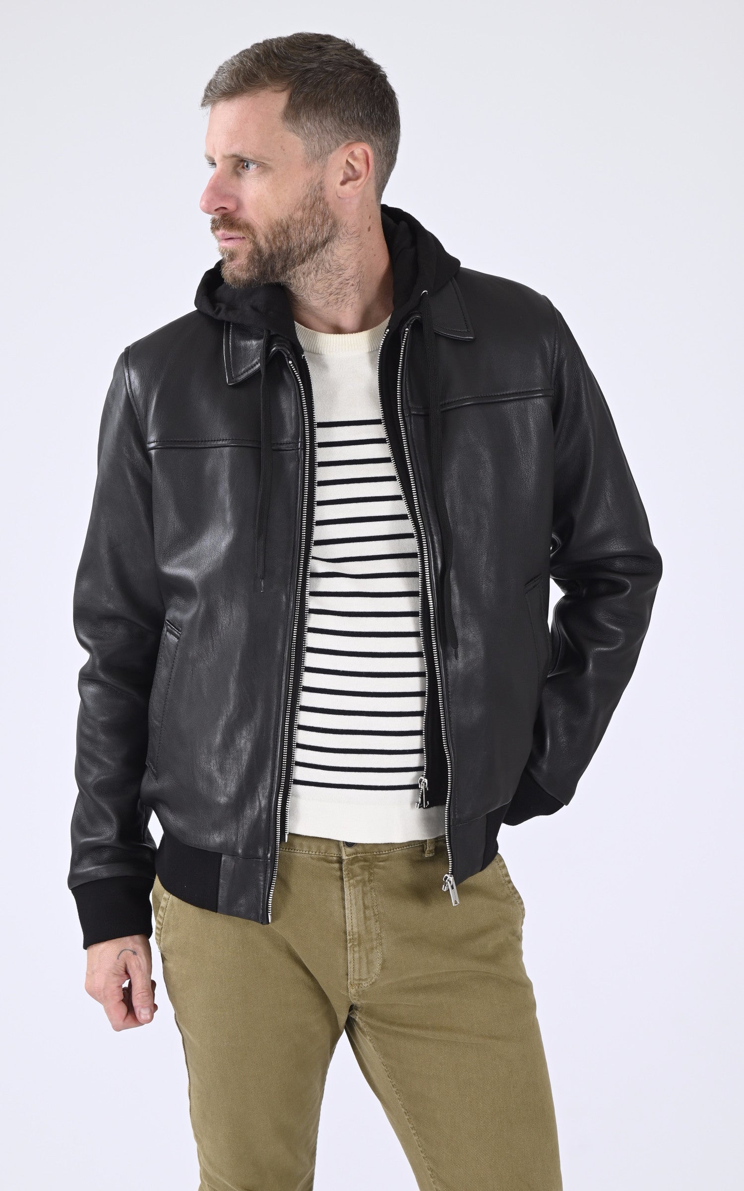 A "AMOS HOOD" Noir Serge Pariente Blouson Homme opened photo